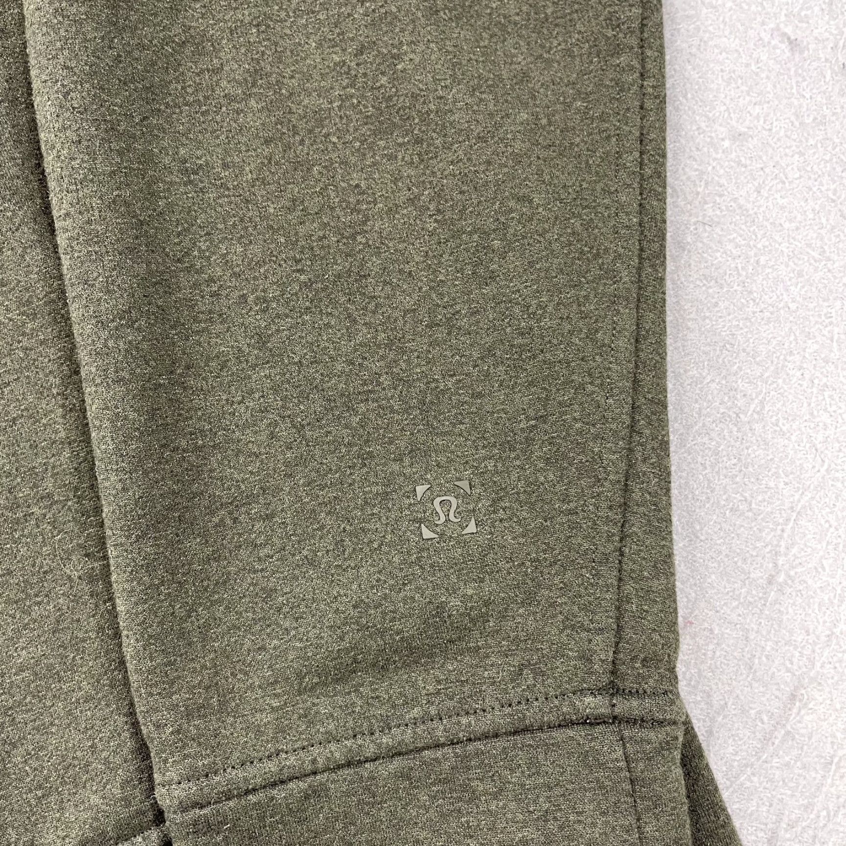 Lululemon Lululemon Hoodie Mens Large Green City Sweat Sweatshirt Gym Thermo Activewear Hoodie City Green Lululemon Mens Large Sweatshirt Size US L / EU 52-54 / 3 - 3 Thumbnail