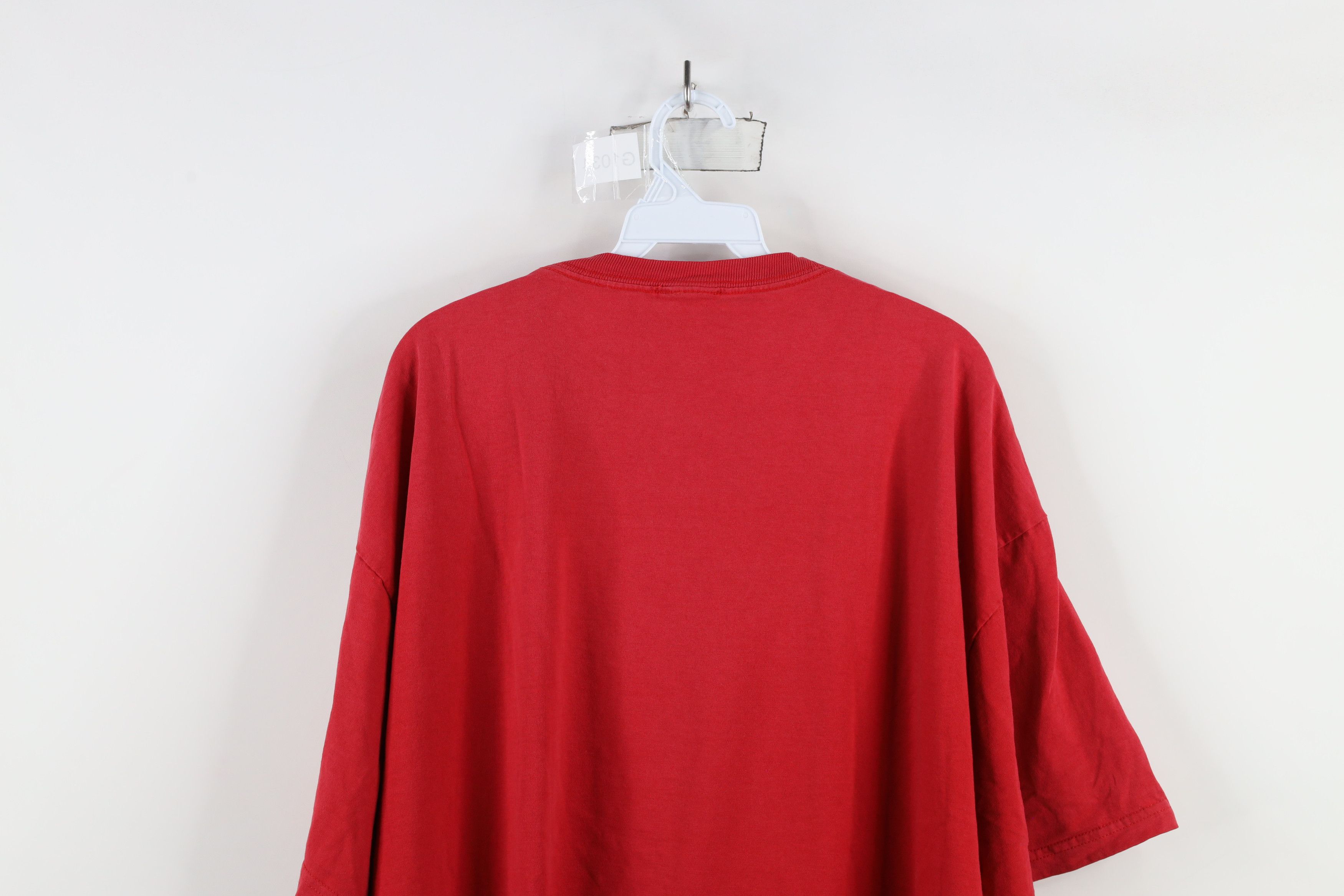 Vintage Vintage 90s University of Wisconsin Short Sleeve T-Shirt Red Size US XXL / EU 58 / 5 - 11 Thumbnail