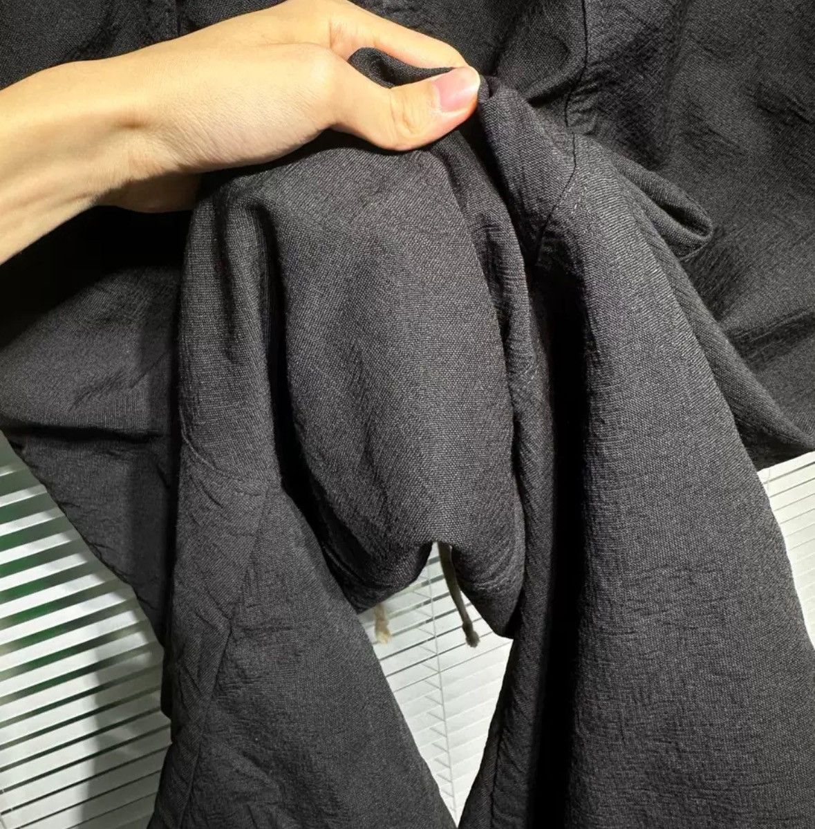 Rick Owens Rick Owens low crotch harem pants, cropped pants Size US 34 / EU 50 - 4 Thumbnail