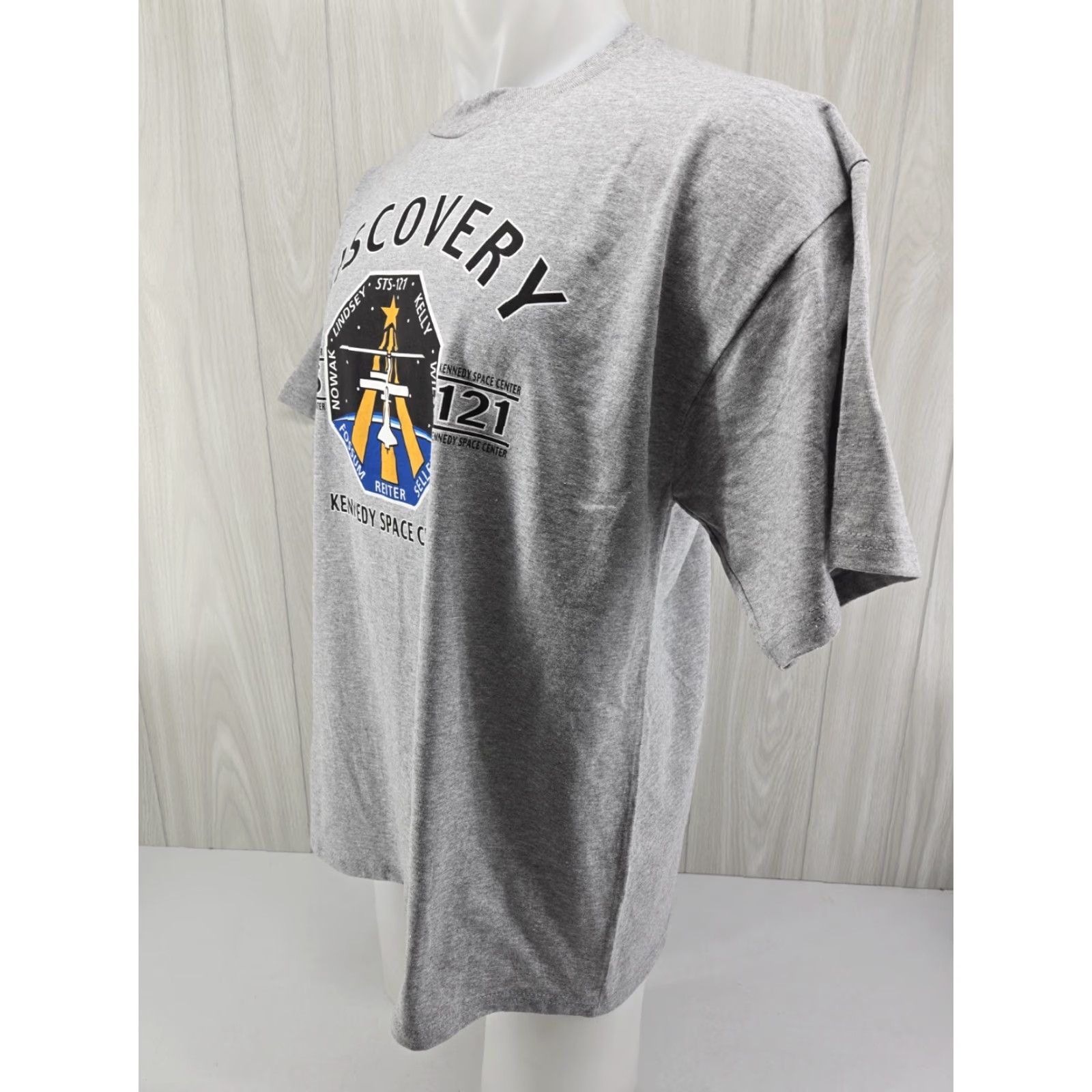 Delta VINTAGE Delta Kennedy Space Center Print Graphic Gray T Shirt XL Men Crew Neck Short Sleeve Size US XL / EU 56 / 4 - 4 Thumbnail
