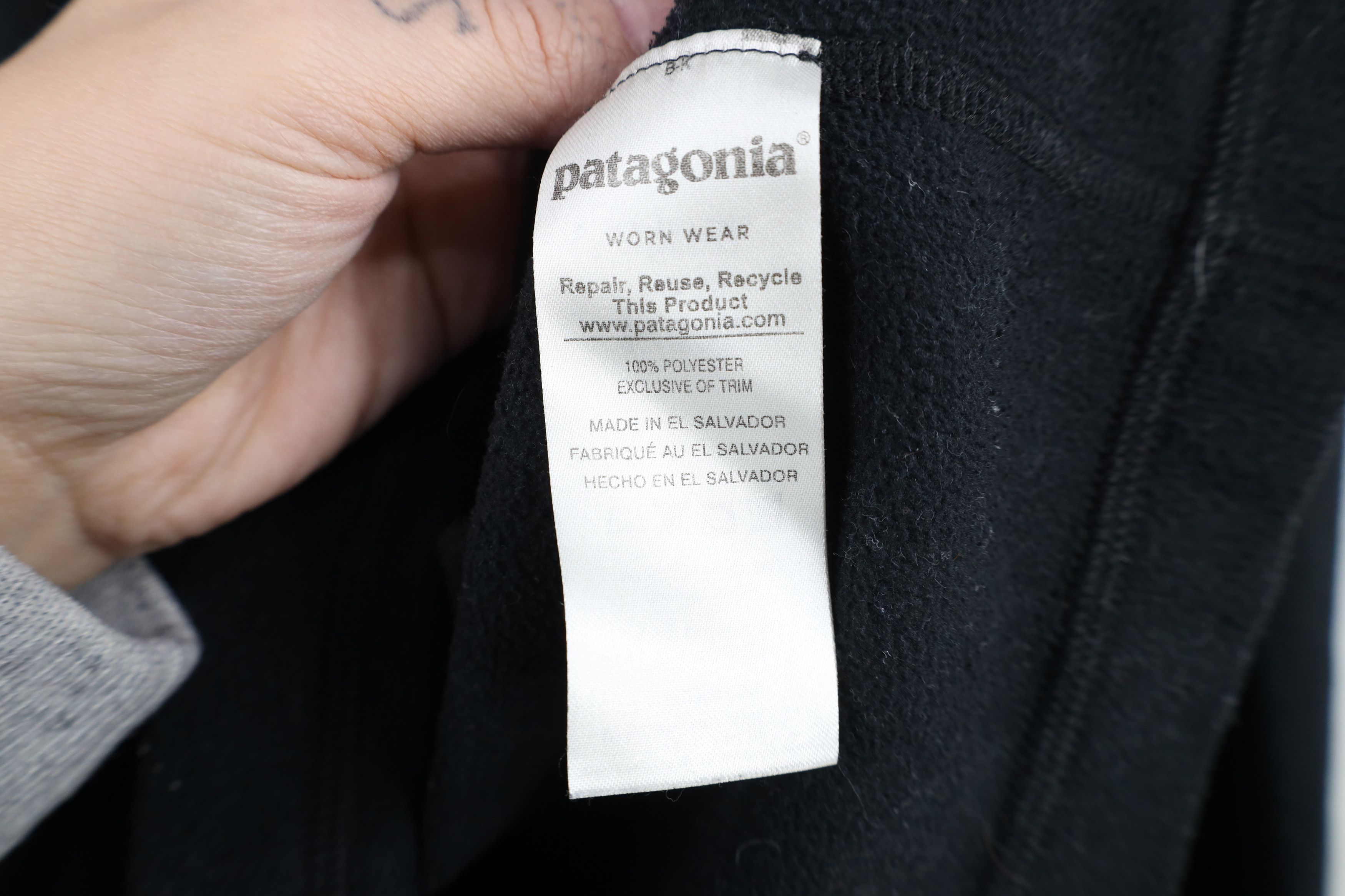 Patagonia Vintage Patagonia Box Logo Pullover Fleece Sweater Black Size US M / EU 48-50 / 2 - 9 Thumbnail