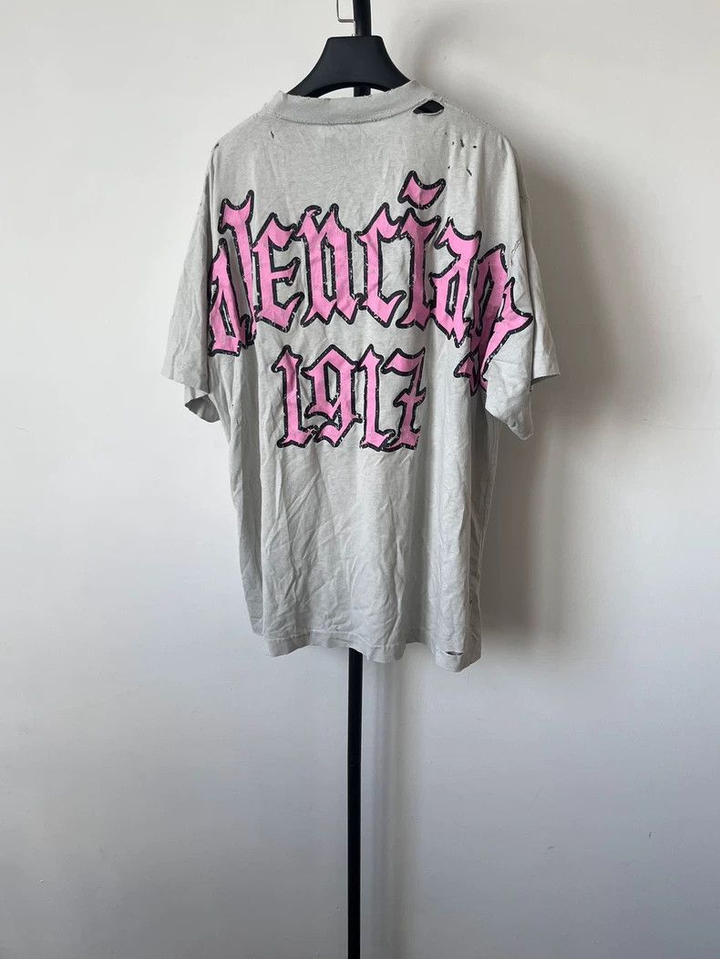 Balenciaga Balenciaga Back Logo Print Crewneck T-shirt - dmc Size US S / EU 44-46 / 1 - 1 Thumbnail