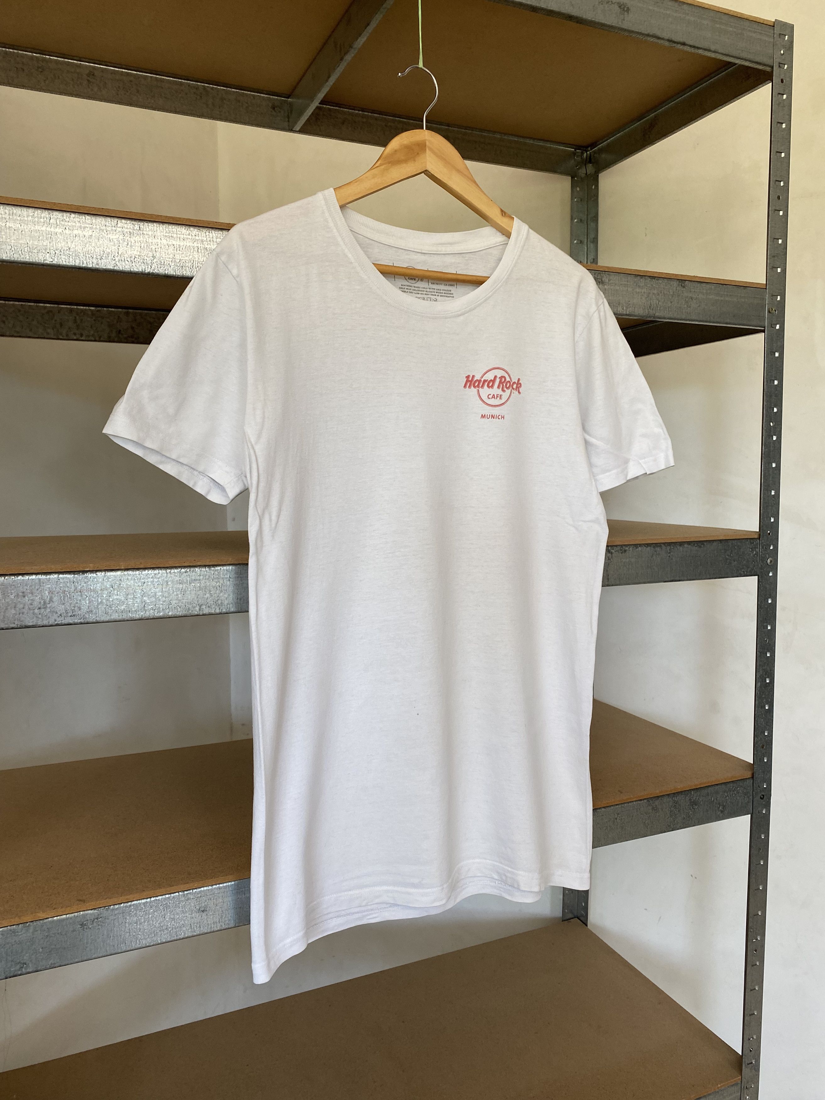 Hard Rock Cafe Hard Rock Cafe Vintage 2000s Munich White T-shirt Size US M / EU 48-50 / 2 - 5 Thumbnail