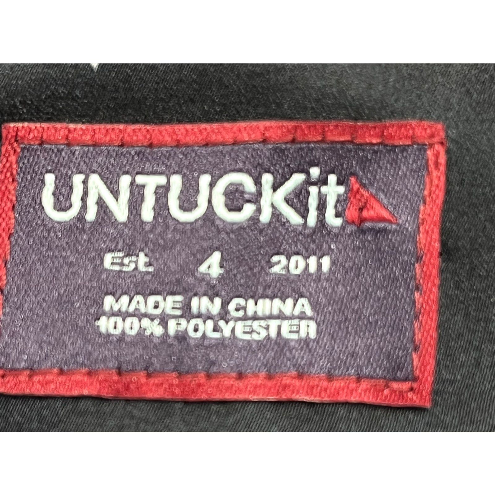 UNTUCKit UNTUCKit Button-Up Shirt Starlia Stars Navy 2 Pocket Womens Sz 4 Regular Button-Up Shirt Womens Navy Stars Giftable Casual Vintage no Size S / US 4 / IT 40 - 6 Thumbnail