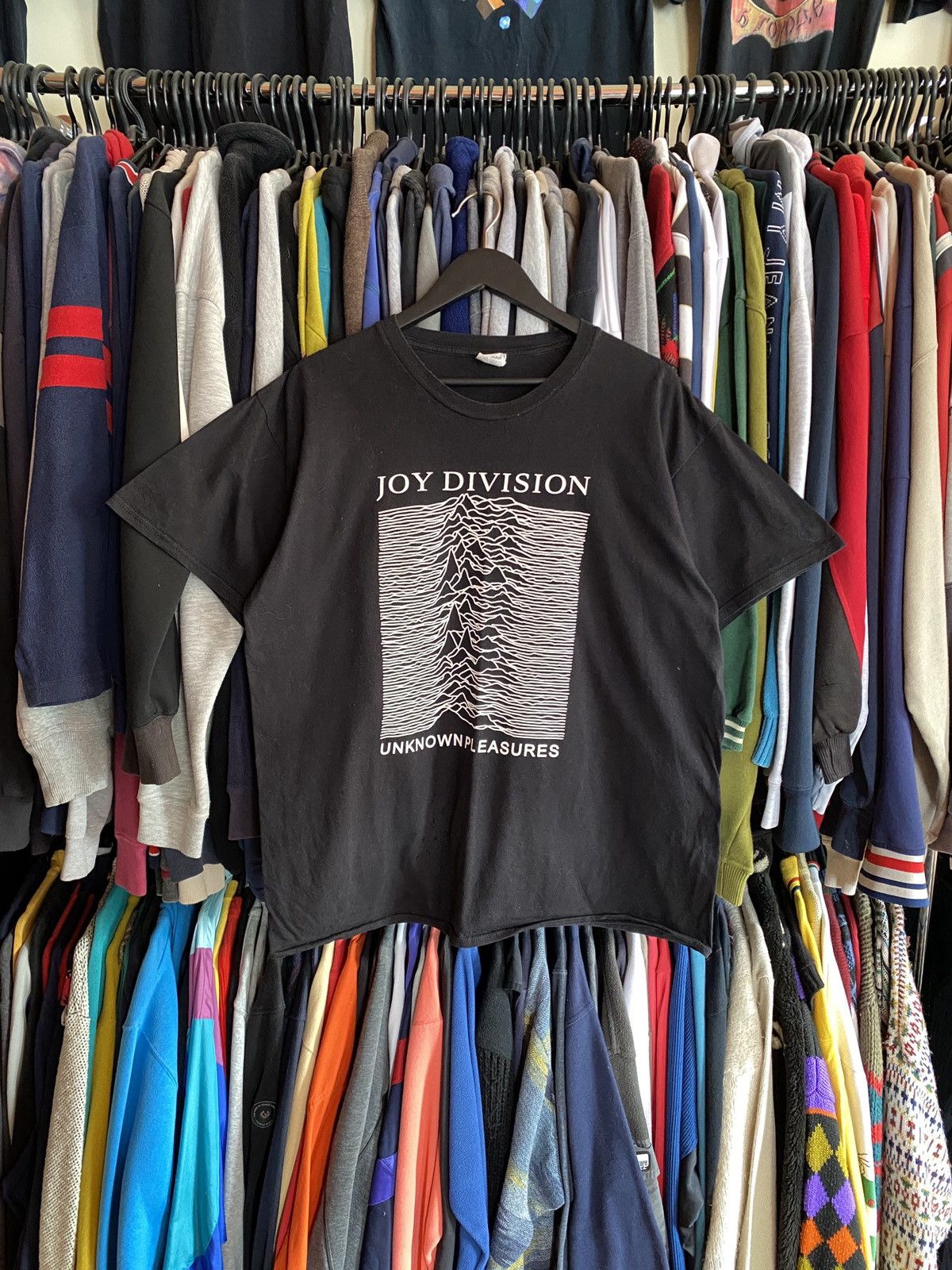 Joy Division VINTAGE JOY DIVISION UNKNOWN PLEASURES DISTRESSED T-shirt Size US XL / EU 56 / 4 - 1 Thumbnail