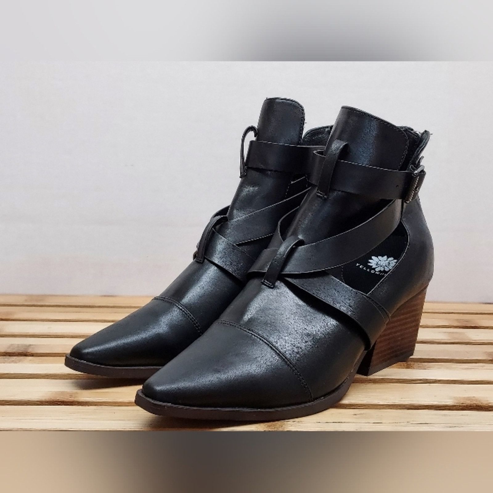Other Yellow Box Womens Black Canoly Cut-Out Bootie Size 9 Size US 9 / IT 39 - 2 Thumbnail