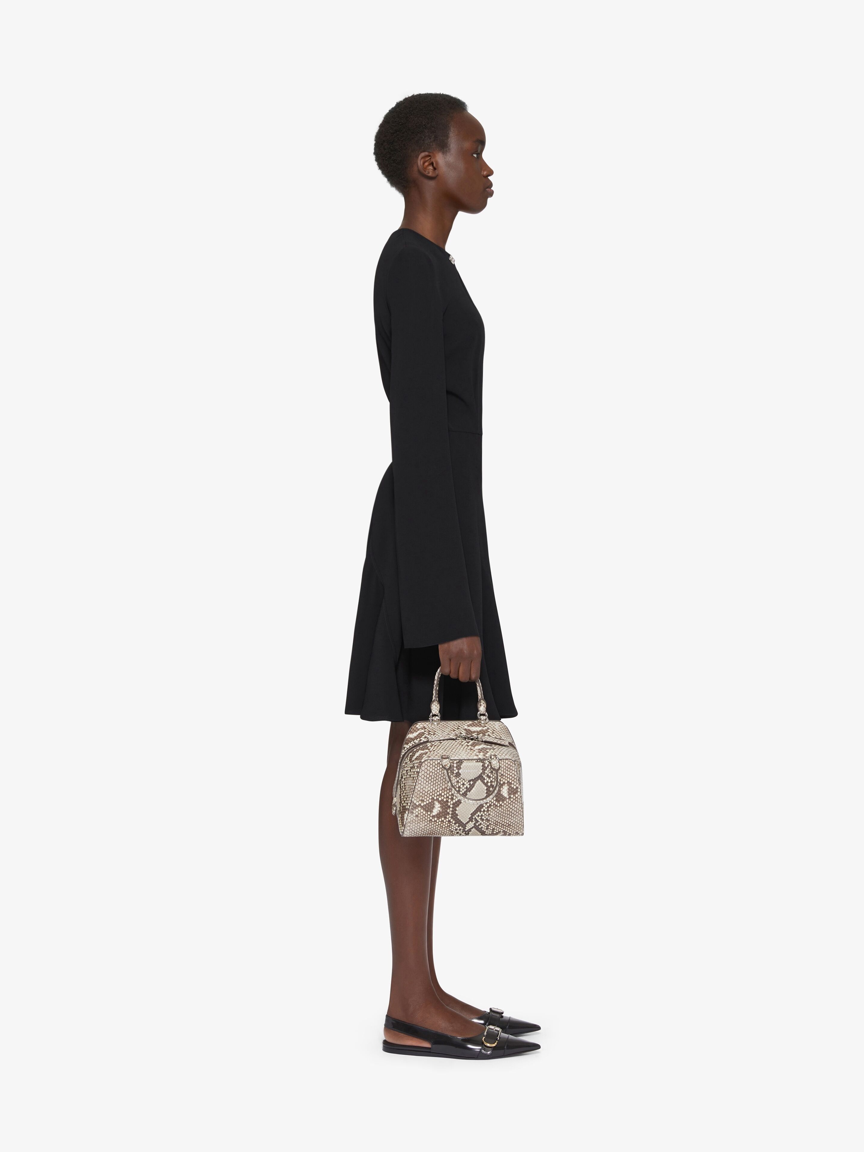 o1srvl11e0725 Ruffled Dress in Black