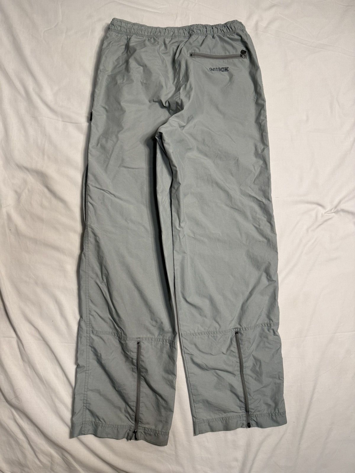 Nike Vintage 90s Y2K Nike Grey Nylon Cargo Track Pants Size US 32 / EU 48 - 3 Thumbnail