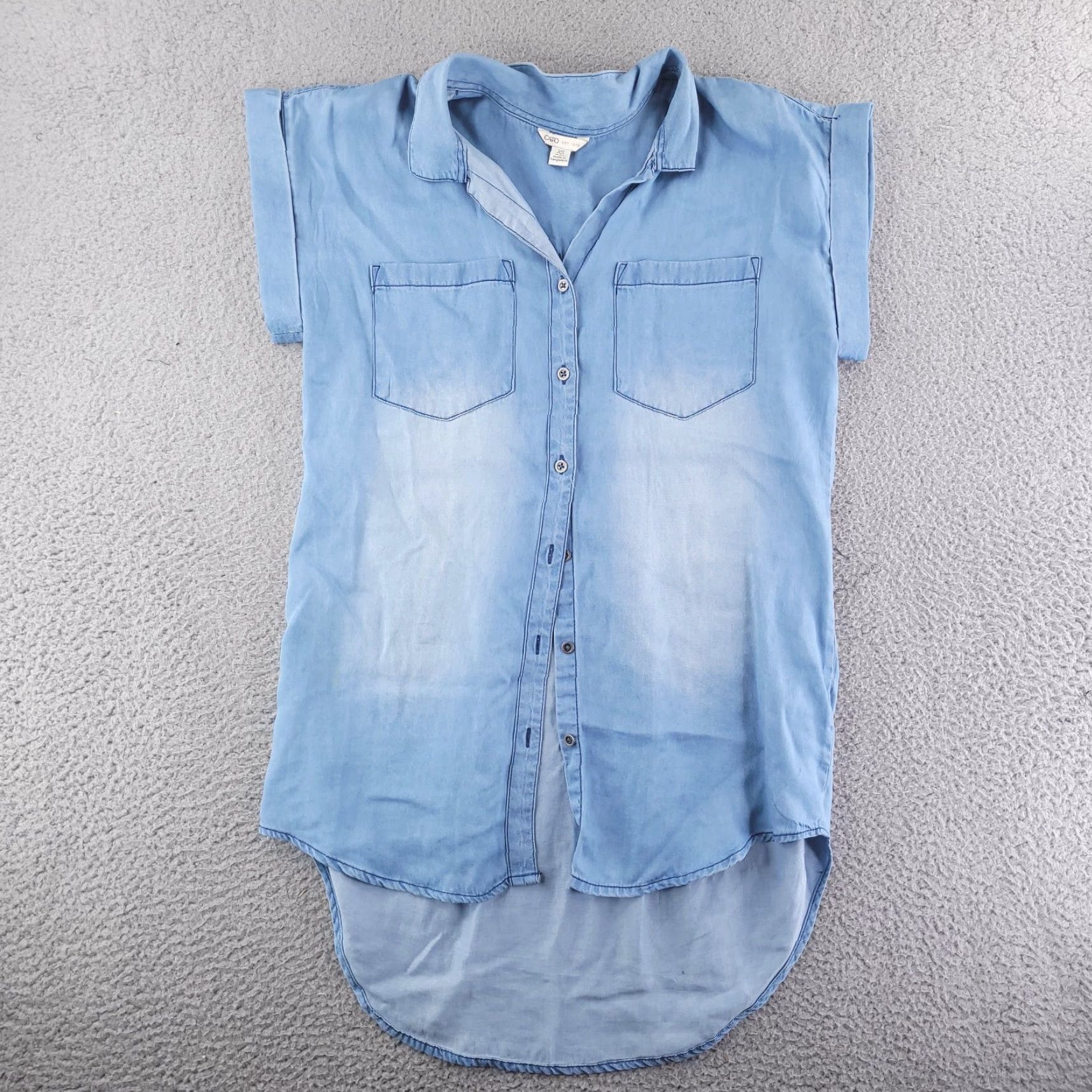 Merona Merona Shirt Womens XS Blue Denim Chambray 100% Tencel Relaxed Fit Button-Up Sleeveless Solid Denim Vintage? No (omit) Size XS / US 0-2 / IT 36-38 - 2 Thumbnail
