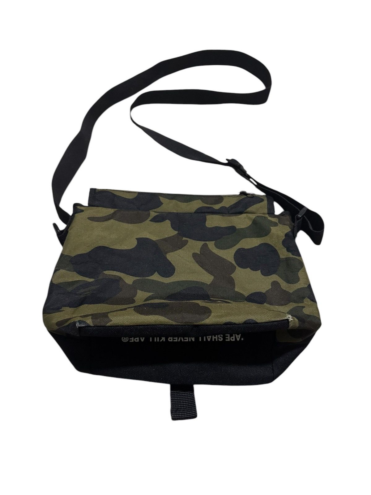 Bape Magazine Item! AW20 Bape Green Camo Shoulder Sling Bag Size ONE SIZE - 2 Thumbnail