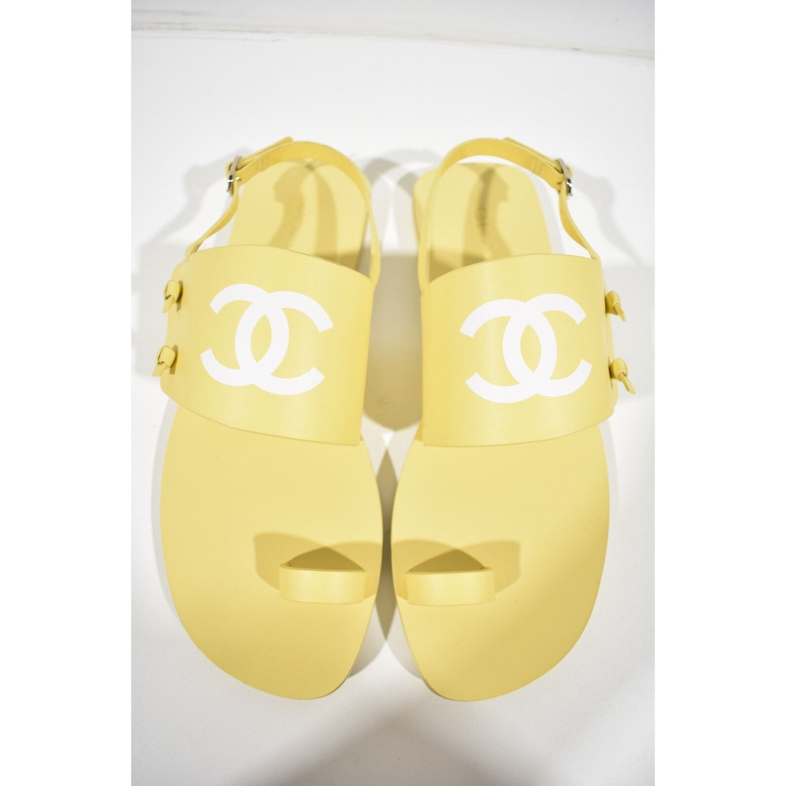 Chanel Chanel 21P Be CC Thong Yellow Leather White Logo Toe Size US 8.5 / IT 38.5 - 7 Thumbnail