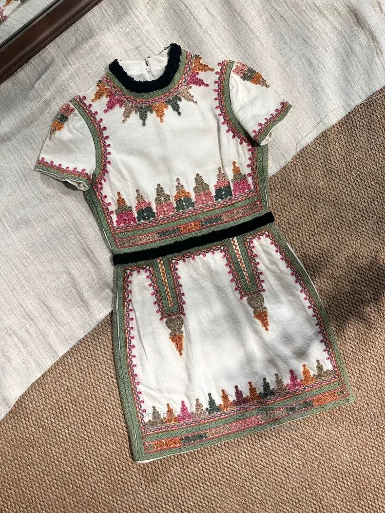 Valentino Valentino Hand-embroidered ethnic style dress Size L / US 10 / IT 46 - 1 Thumbnail