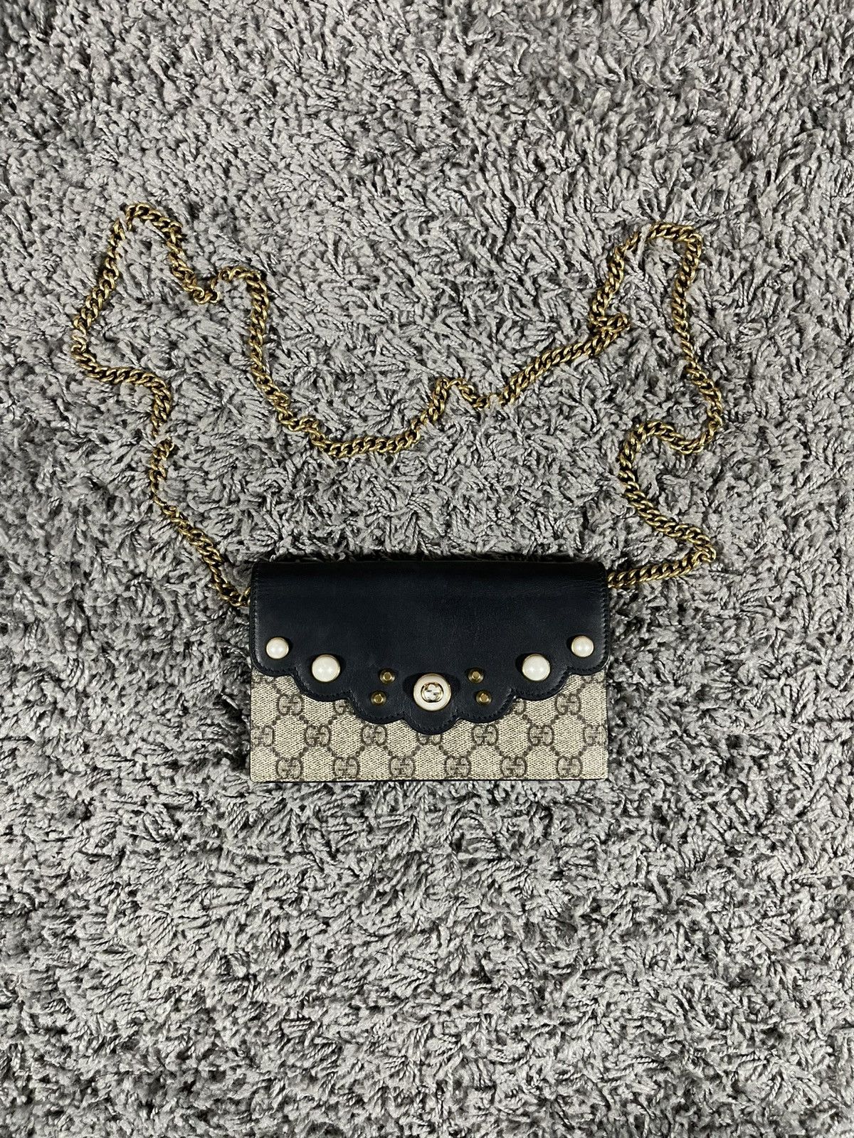 Gucci Gucci Pearl Scallop Wallet Chain Bag GG Clutch Crossbody Size ONE SIZE - 1 Thumbnail