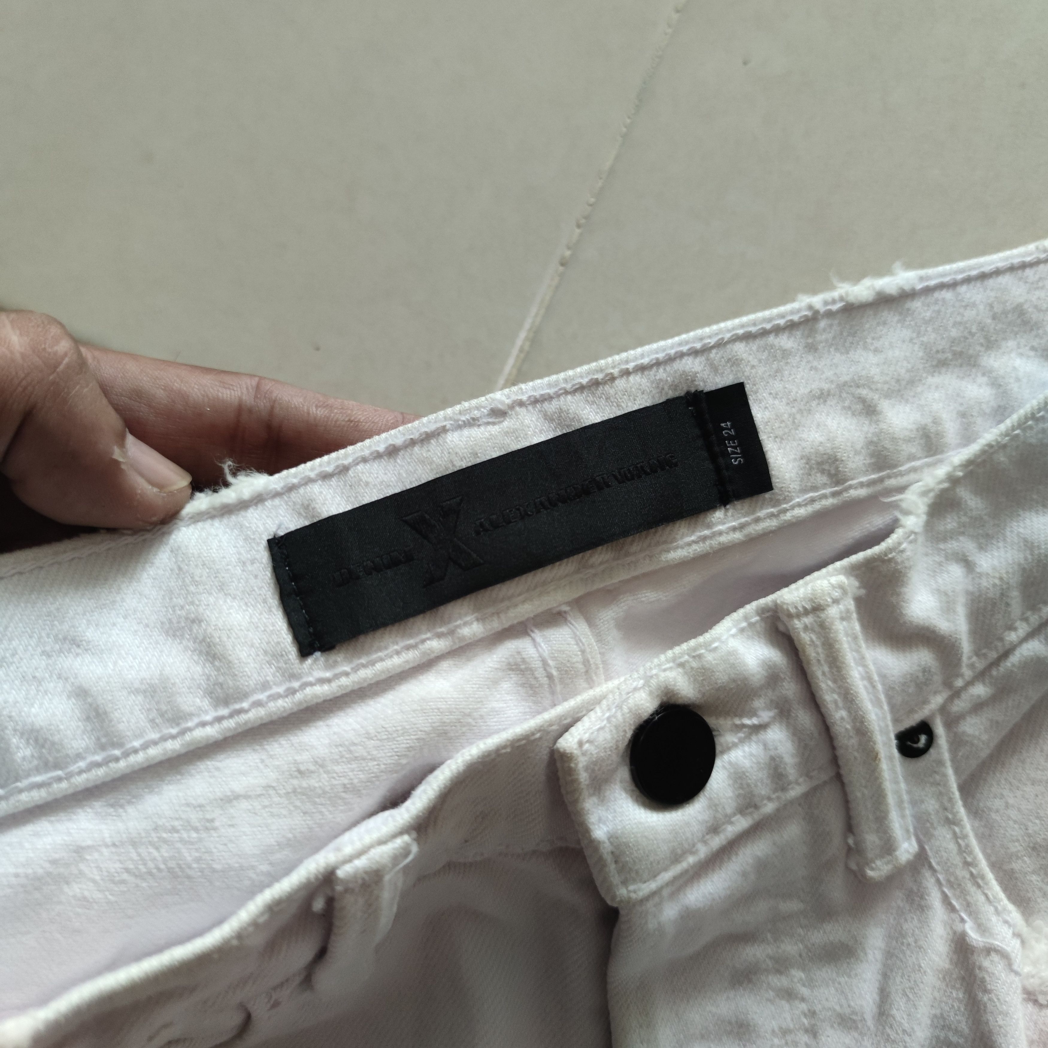Alexander Wang DENIM X ALEXANDER WANG RIVAL DISTRESSED DESIGN DENIM Size 28" / US 6 / IT 42 - 6 Thumbnail