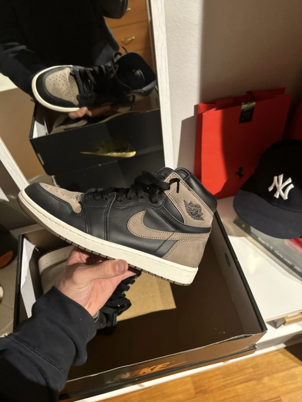 Nike jordan 1 palomino Size US 8.5 / EU 41-42 - 2 Thumbnail
