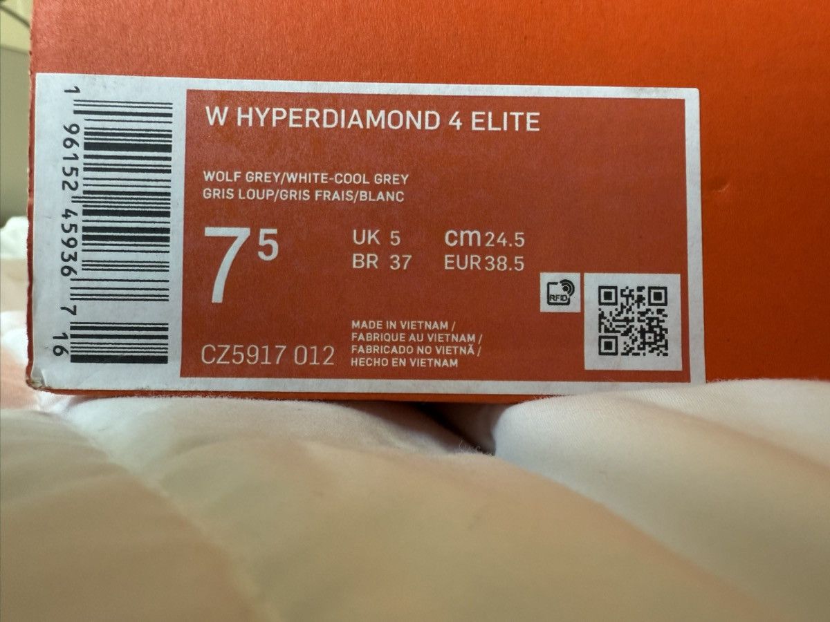 Nike Nike Hyperdiamond 4 Elite cleats, NIB! sz 7.5 softball NEW Size US 7.5 / IT 37.5 - 7 Thumbnail