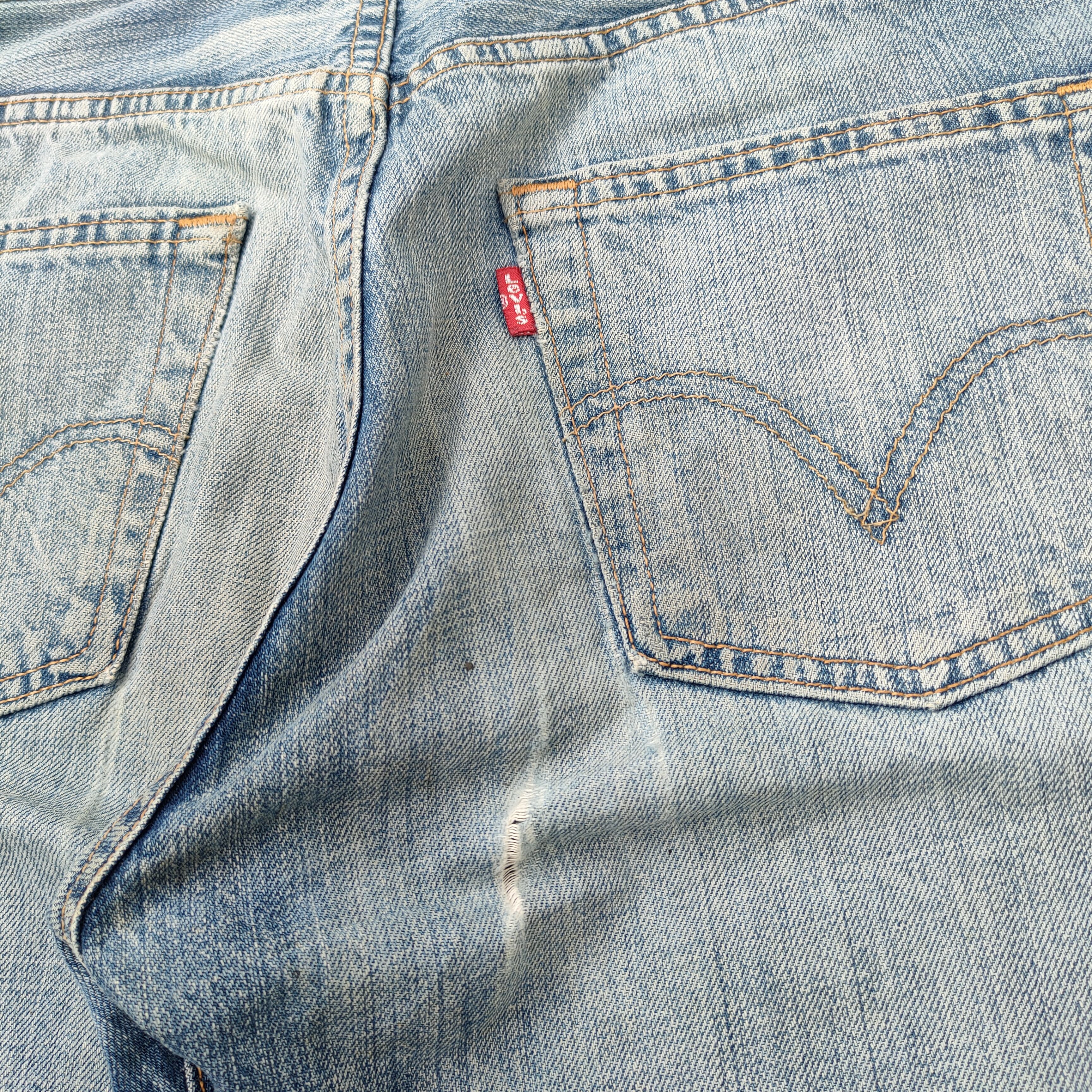 Levi's Vintage Clothing VINTAGE LEVI'S 501 FADED RIPPED JEANS DENIM PANTS Size US 31 - 10 Thumbnail