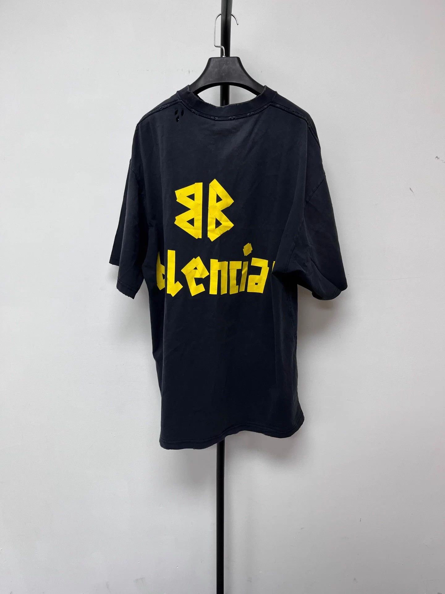 Balenciaga Balenciaga Tape Logo Loose SS Tee Dark Gray S/M Size US M / EU 48-50 / 2 - 2 Thumbnail