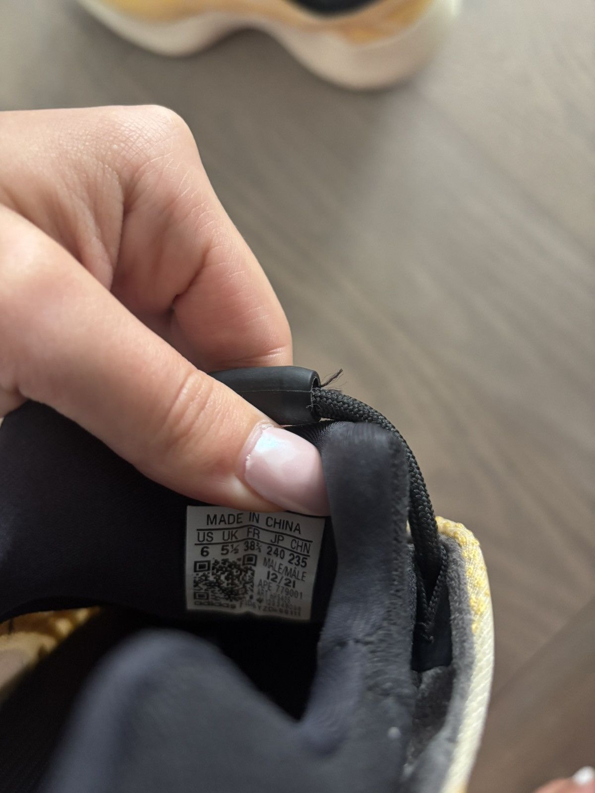 Yeezy 2022 Adidas Yeezy 700 V3 'Mono Safflower Size US 6 / EU 39 - 4 Thumbnail