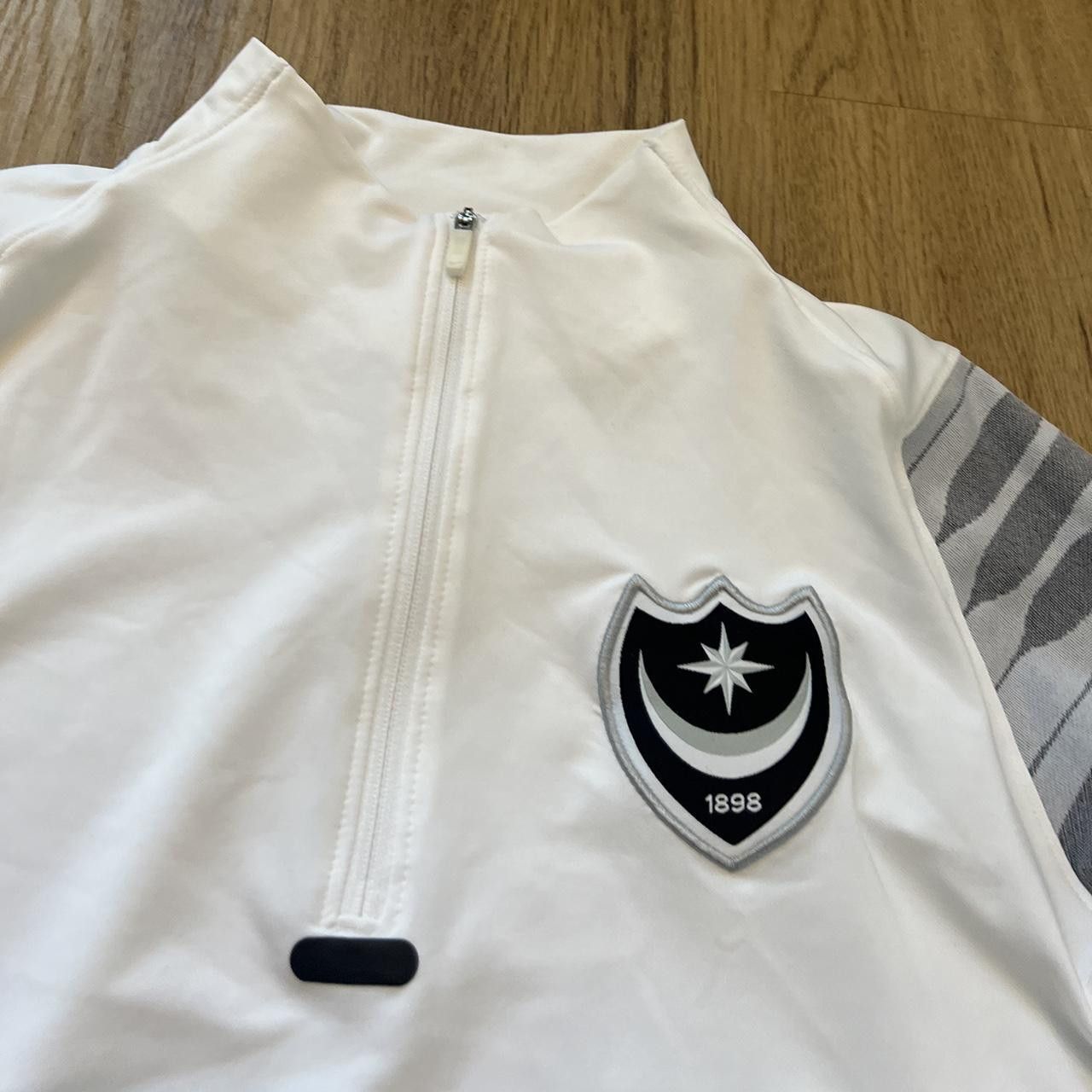 Nike Portsmouth White and grey Nike Dri-Fit Football Drill rap Size US M / EU 48-50 / 2 - 4 Thumbnail