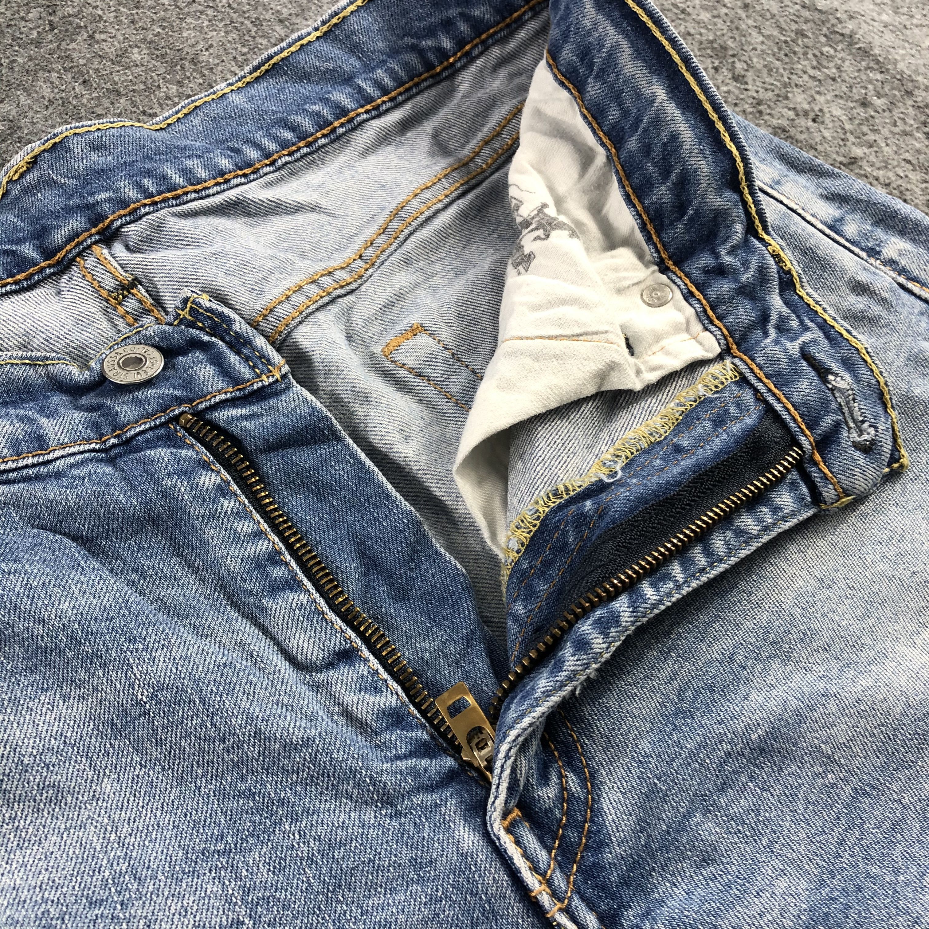 Levi's Vintage Blue Wash Levis Jeans-J2422 Size US 32 / EU 48 - 9 Thumbnail
