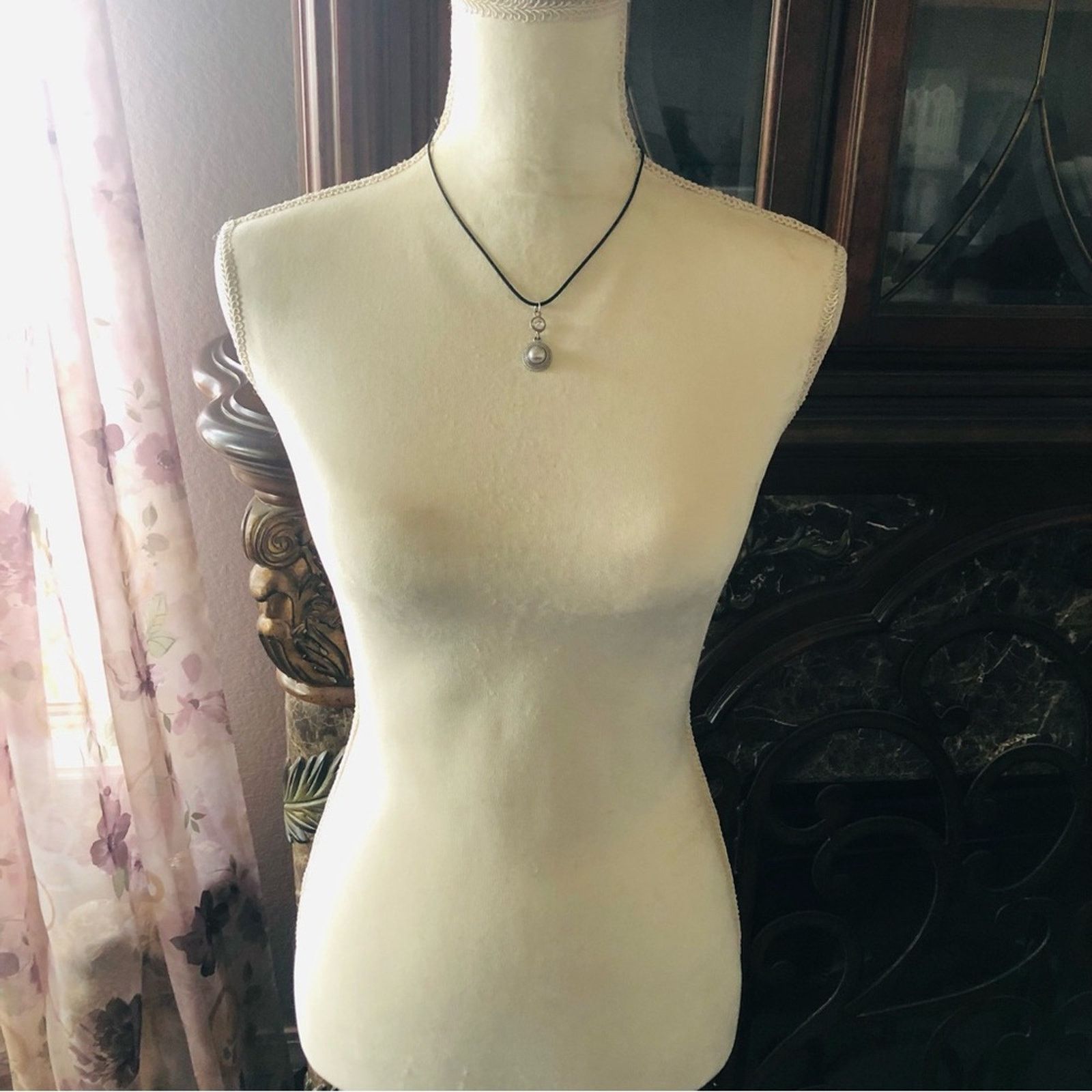 Jewelry Silver pearl glass stone pendant on leather cord necklace Size ONE SIZE - 6 Thumbnail