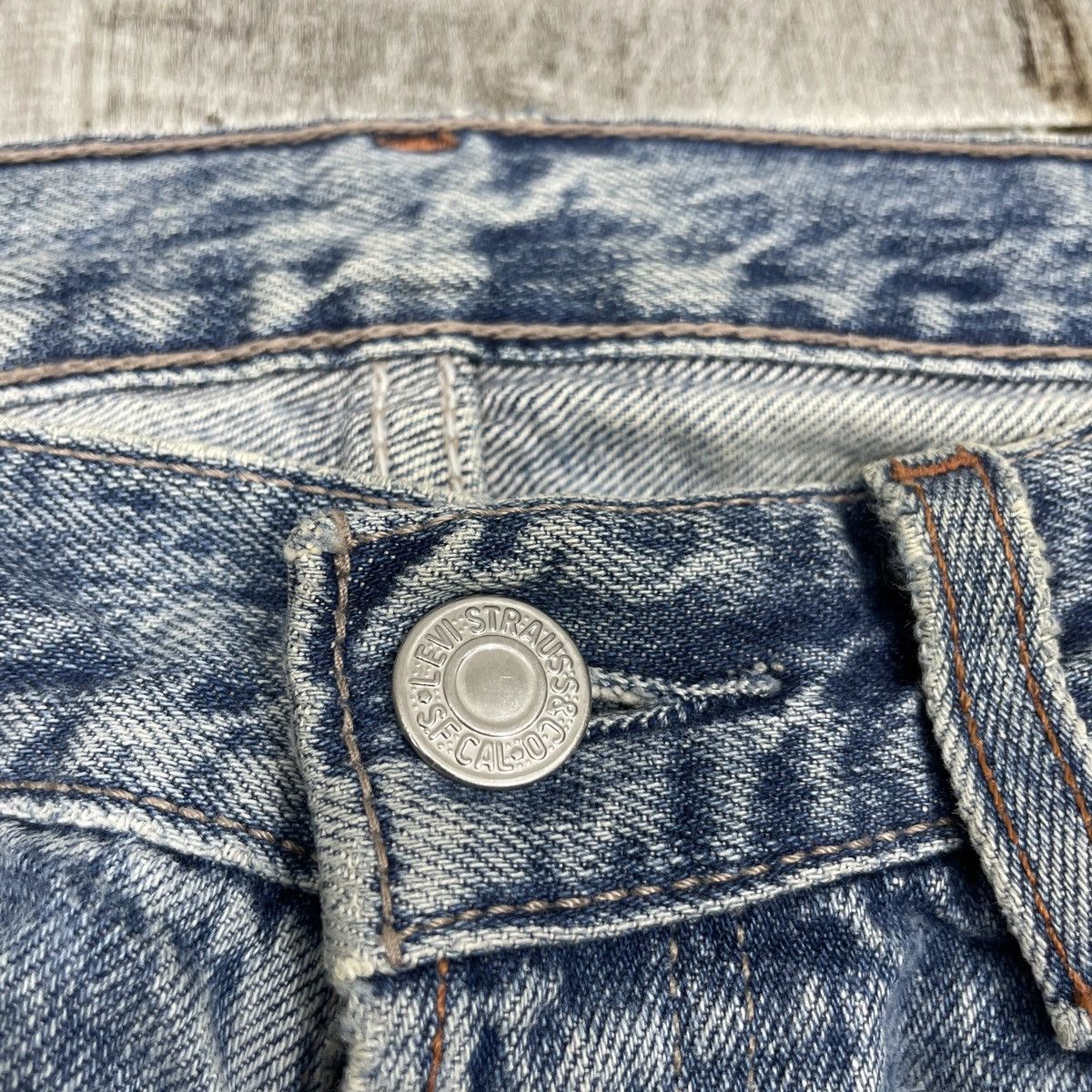 Levi's × Vintage Vintage Levis 501 Distressed Light Wash wc 377 Size US 31 - 7 Thumbnail