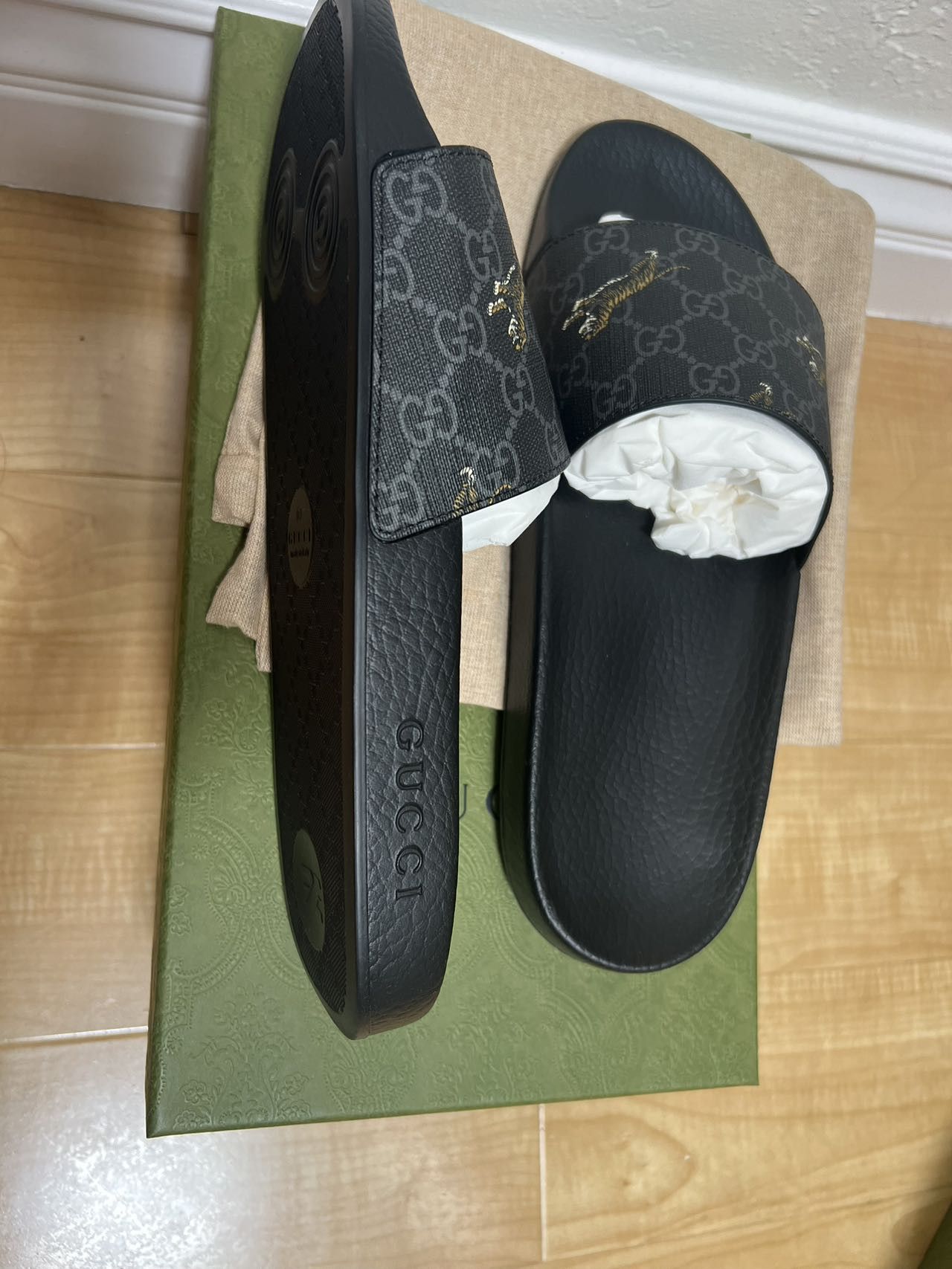 Mens gucci slides tiger on sale