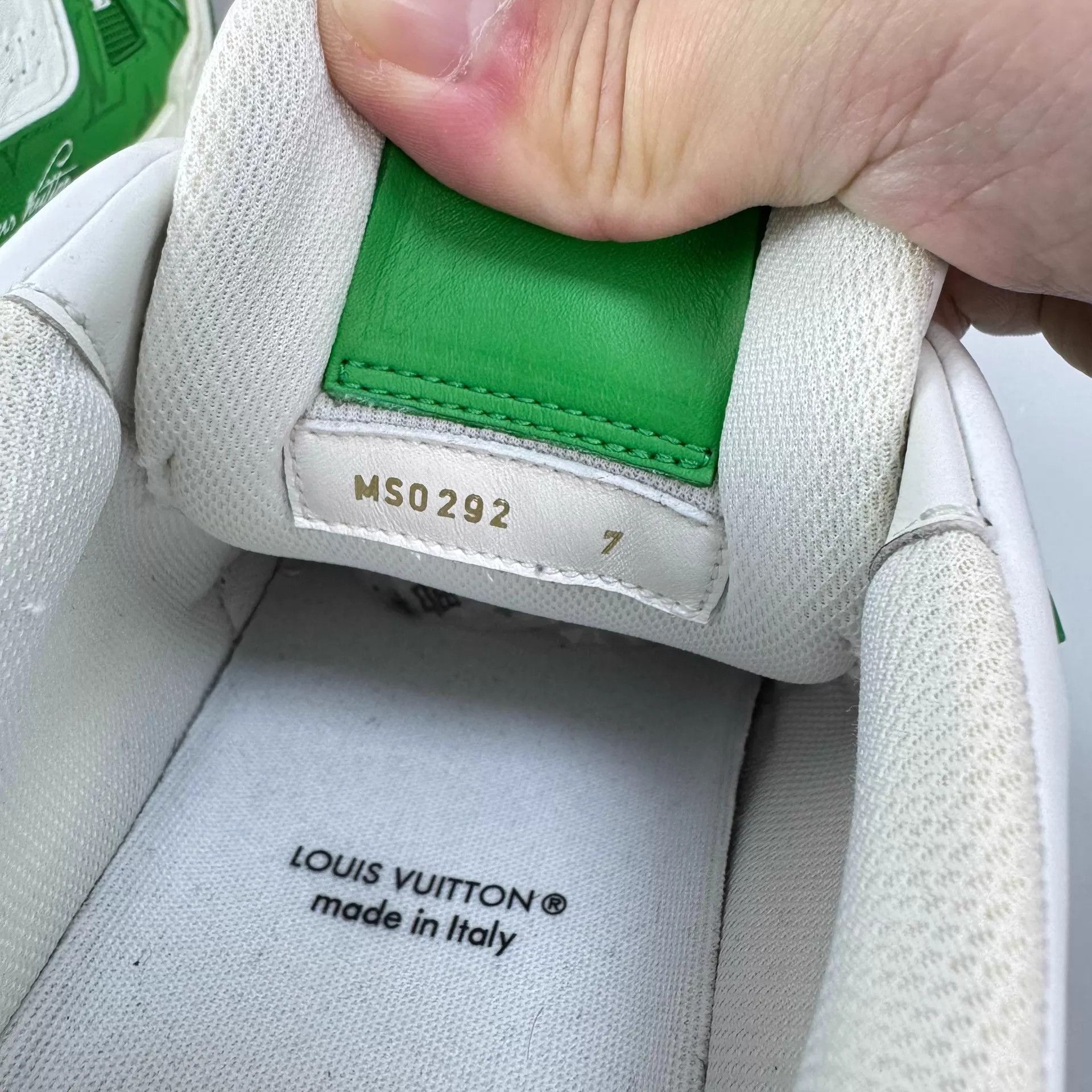 Louis Vuitton LV White Green Embossed Monogram Trainer 98new 7US Size US 7 / IT 37 - 6 Thumbnail