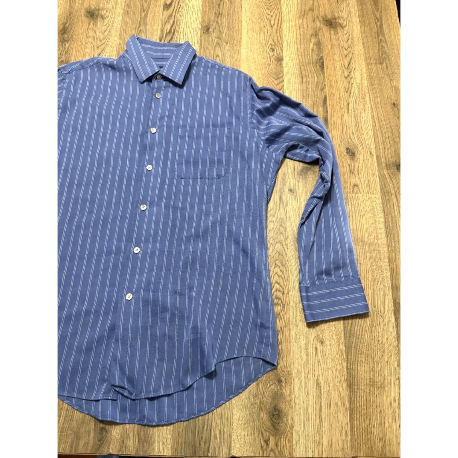 Van Heusen Van Heusen Shirt Men’s Medium 15-.15.5 Blue White Stripe Long Sleeve Button Up Shirt Size US M / EU 48-50 / 2 - 4 Thumbnail