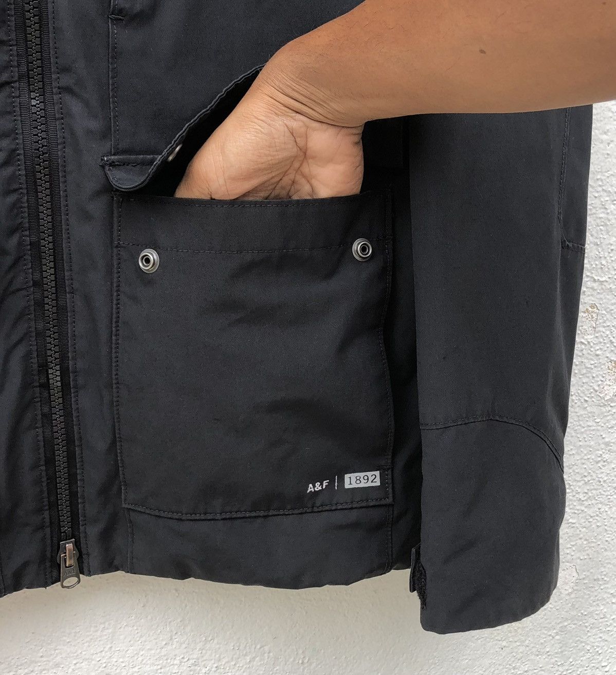 Abercrombie & Fitch Abercrombie & Fitch Black Insulated Waterproof Bomber Jacket Size US M / EU 48-50 / 2 - 12 Thumbnail