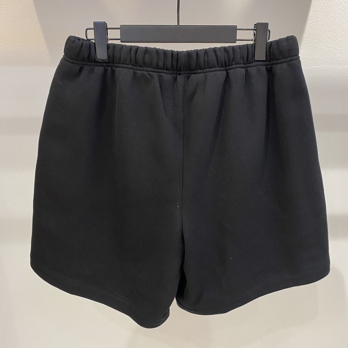 Essentials × NBA Fear of God Essentials x NBA Sweatshort Black Size US 32 / EU 48 - 2 Thumbnail
