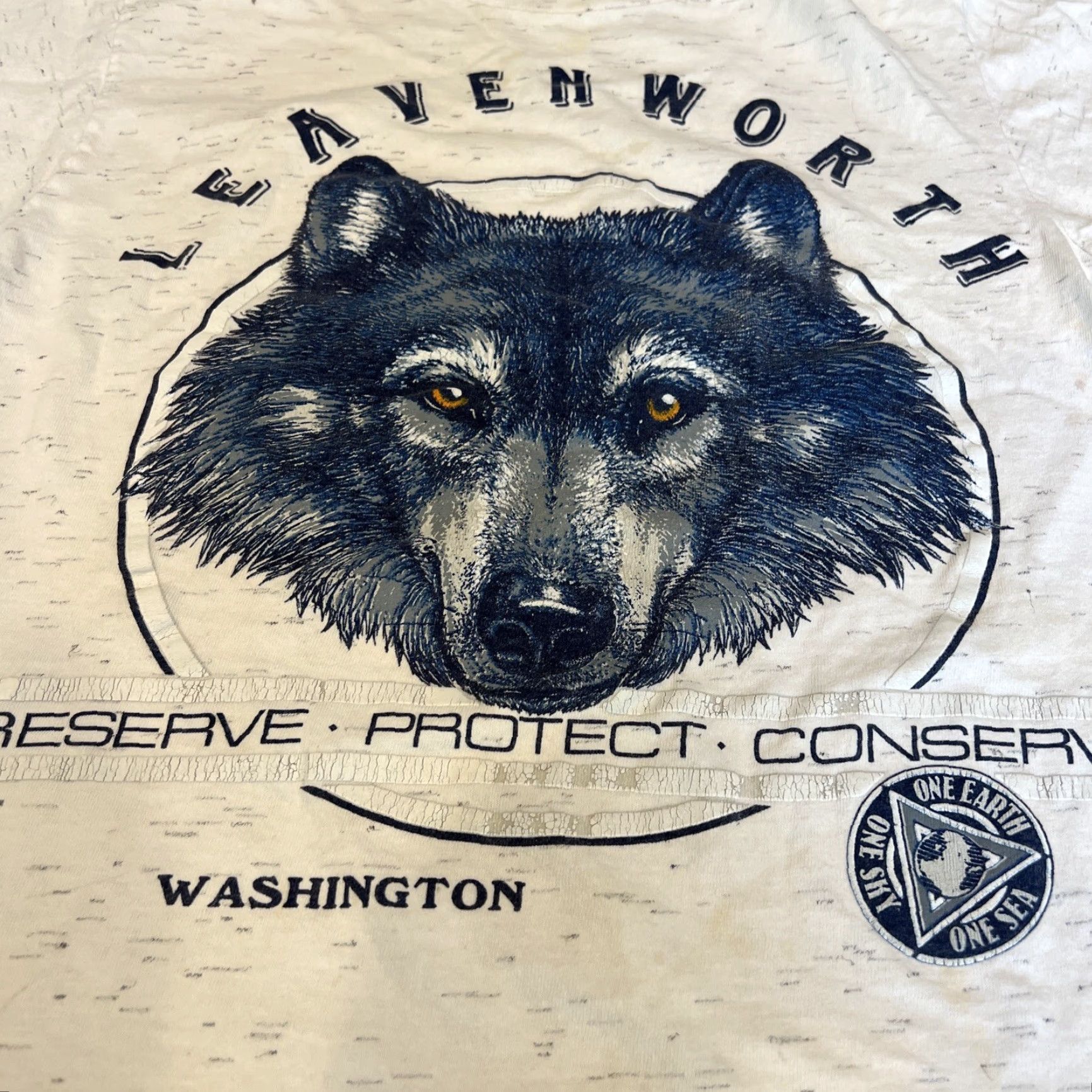 Vintage VINTAGE Oneita Leavenworth Wolf Graphic Preserve Protect Conserve Single Stitch S T-Shirt USA 1991 Mens? Womens? Size US S / EU 44-46 / 1 - 2 Thumbnail