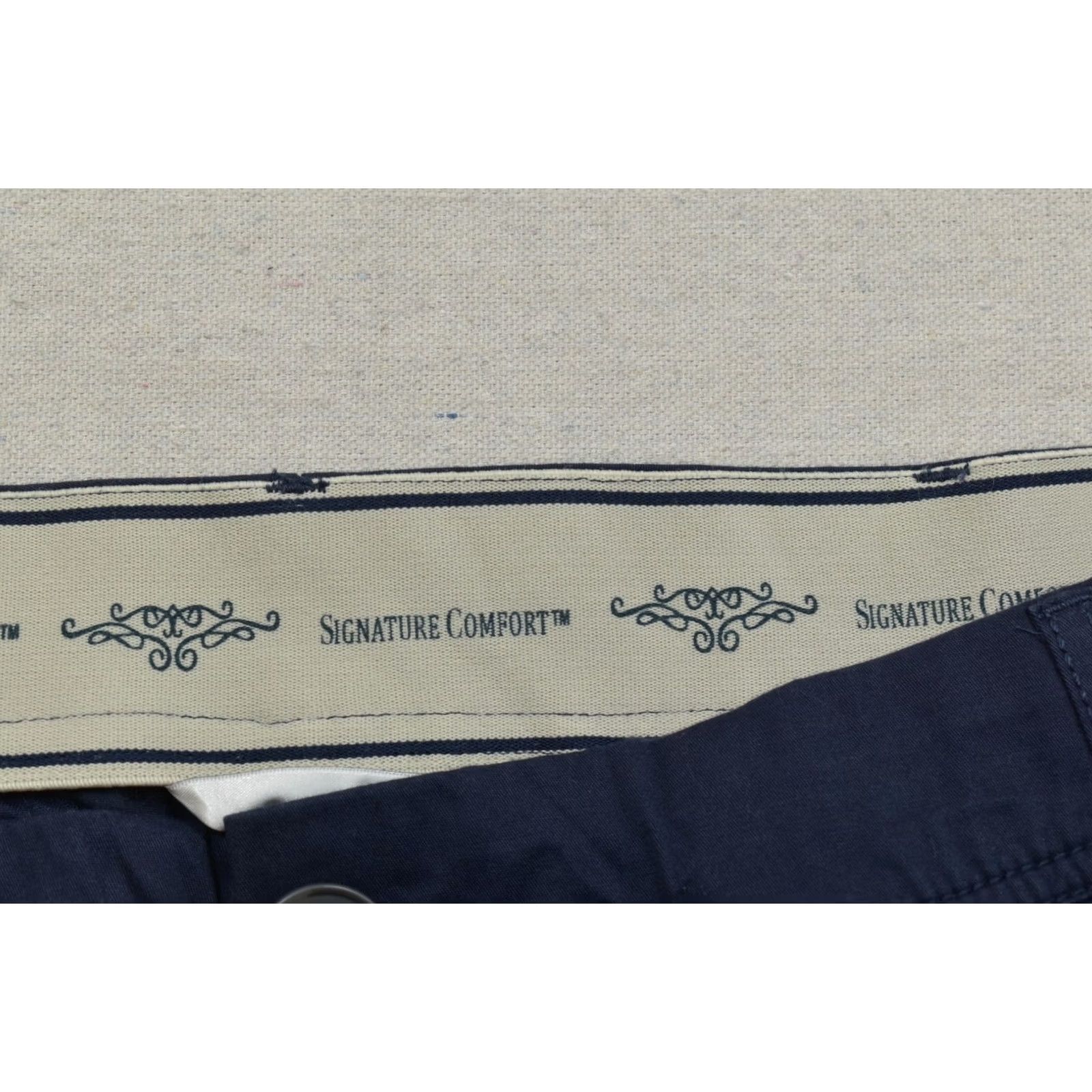 Vintage CJ Banks Women's 18W Navy Blue Signature Comfort Stretch Cotton Chino Shorts Size 40" / US 18 - 3 Thumbnail