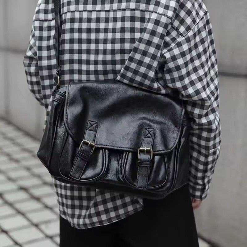 Leather Leather Messenger Bag Size ONE SIZE - 1 Thumbnail