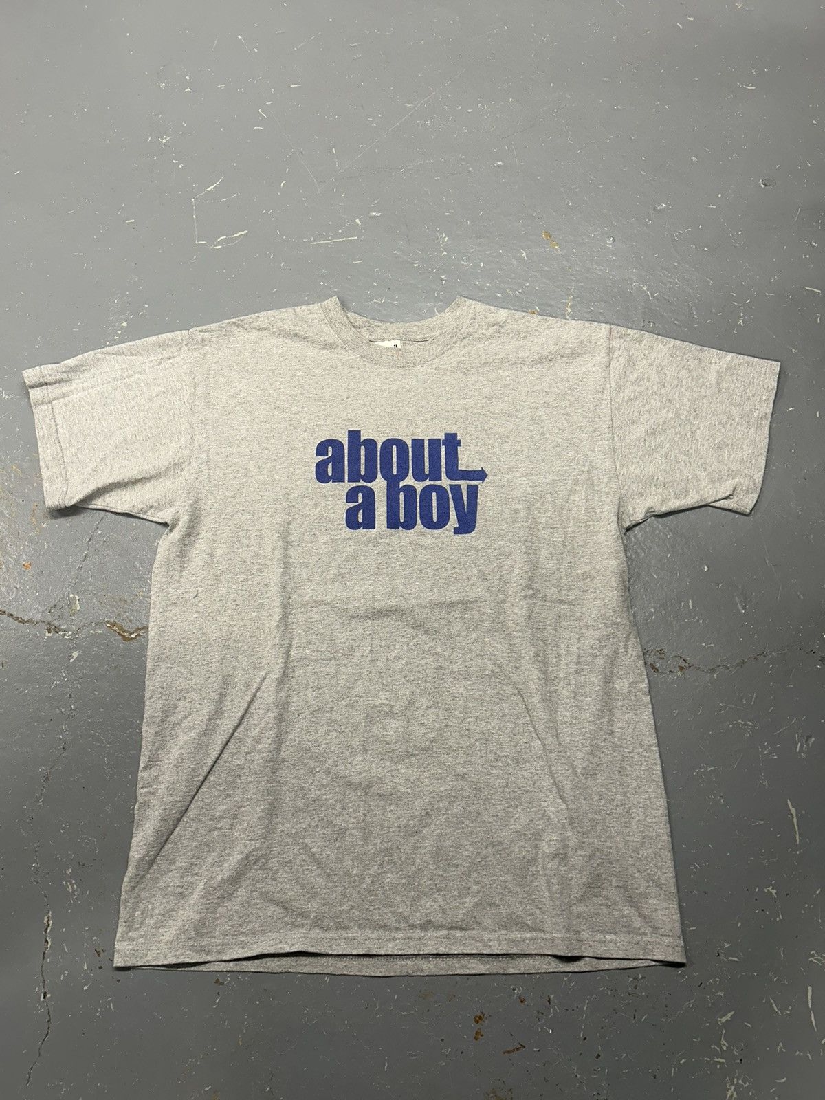 Vintage Crazy Vintage Y2K Essential About a Boy Movie Tee Shirt Grey Size US L / EU 52-54 / 3 - 1 Preview