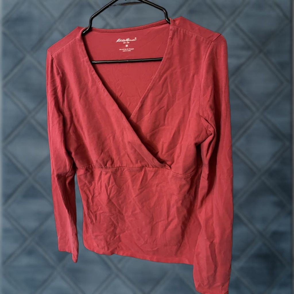 Eddie Bauer VINTAGE Eddie Bauer Shirt Women M Pink T-Shirt Long Sleeve V-Neck Pullover Casual Modern Modern, 90s, Eddie Bauer Womens M Pink T-Shirt Size M / US 6-8 / IT 42-44 - 1 Thumbnail