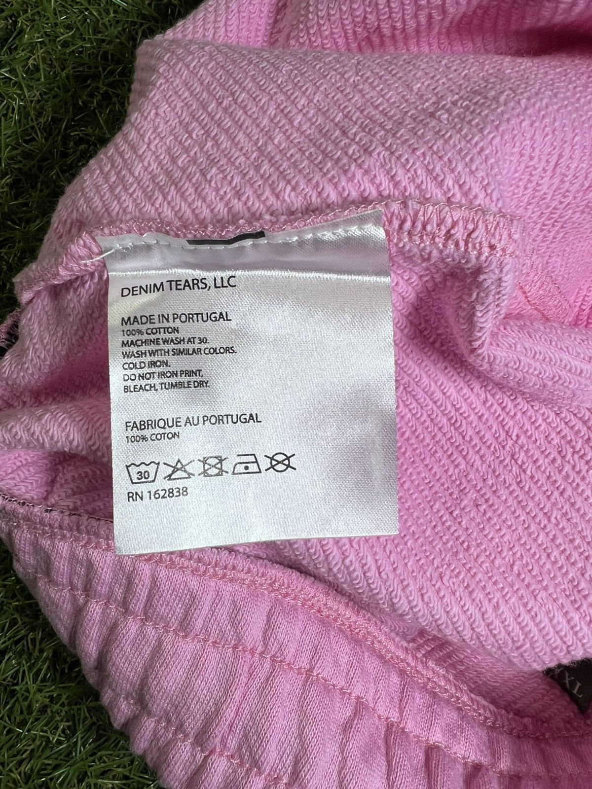 DENIM TEARS Denim Tears Pink Wreath XXL Sweatpants Size US 44 / EU 60 - 7 Thumbnail