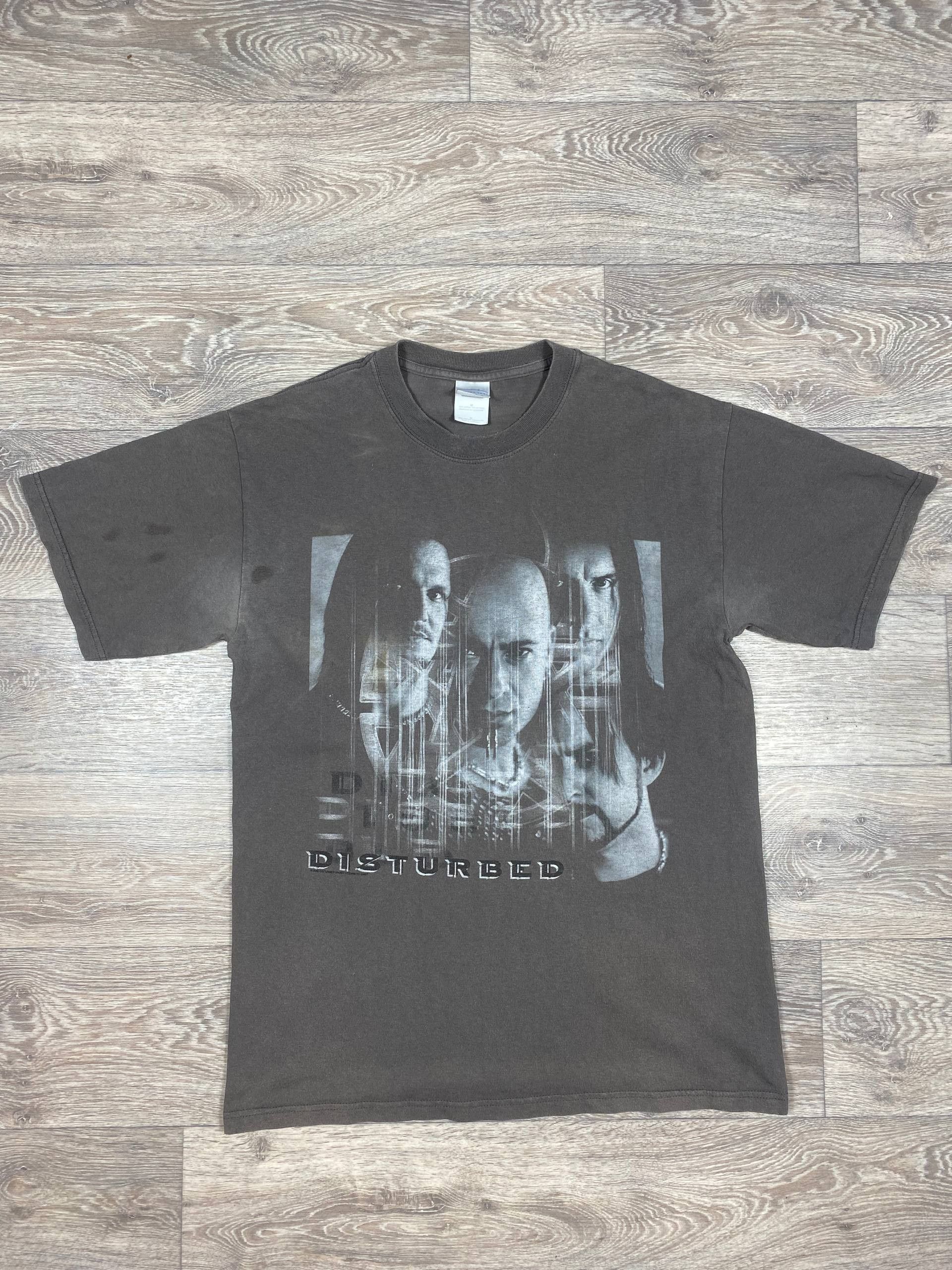 Band Tees Disturbed Vintage Band Tee 2002 Size US M / EU 48-50 / 2 - 1 Thumbnail