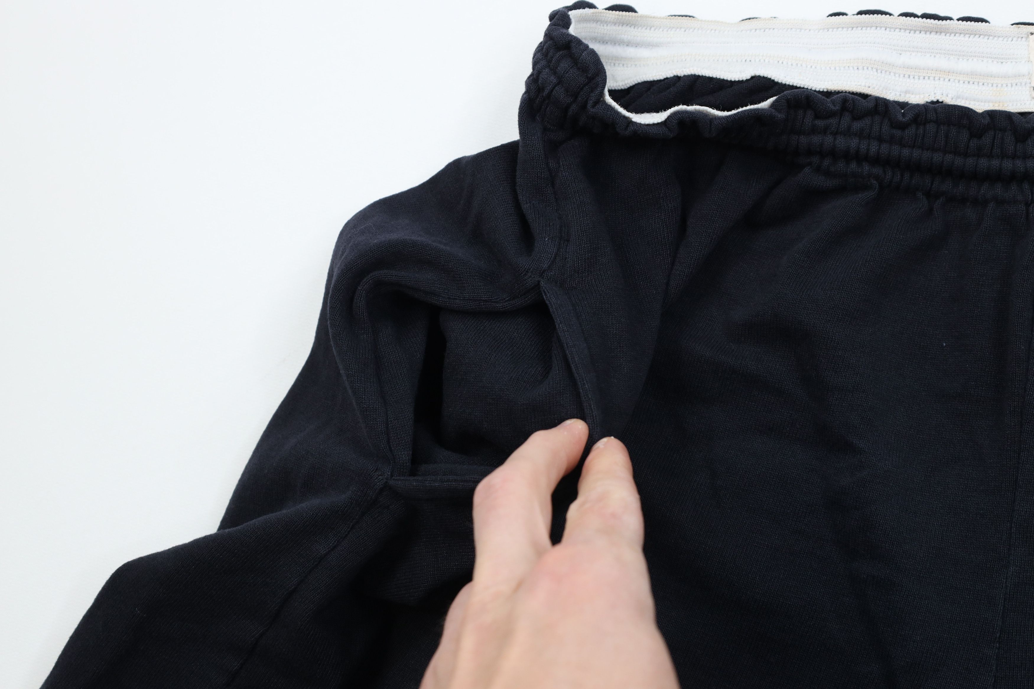 Champion Vintage 90s Champion Heavyweight Above Knee Shorts Black Size US 34 / EU 50 - 6 Thumbnail