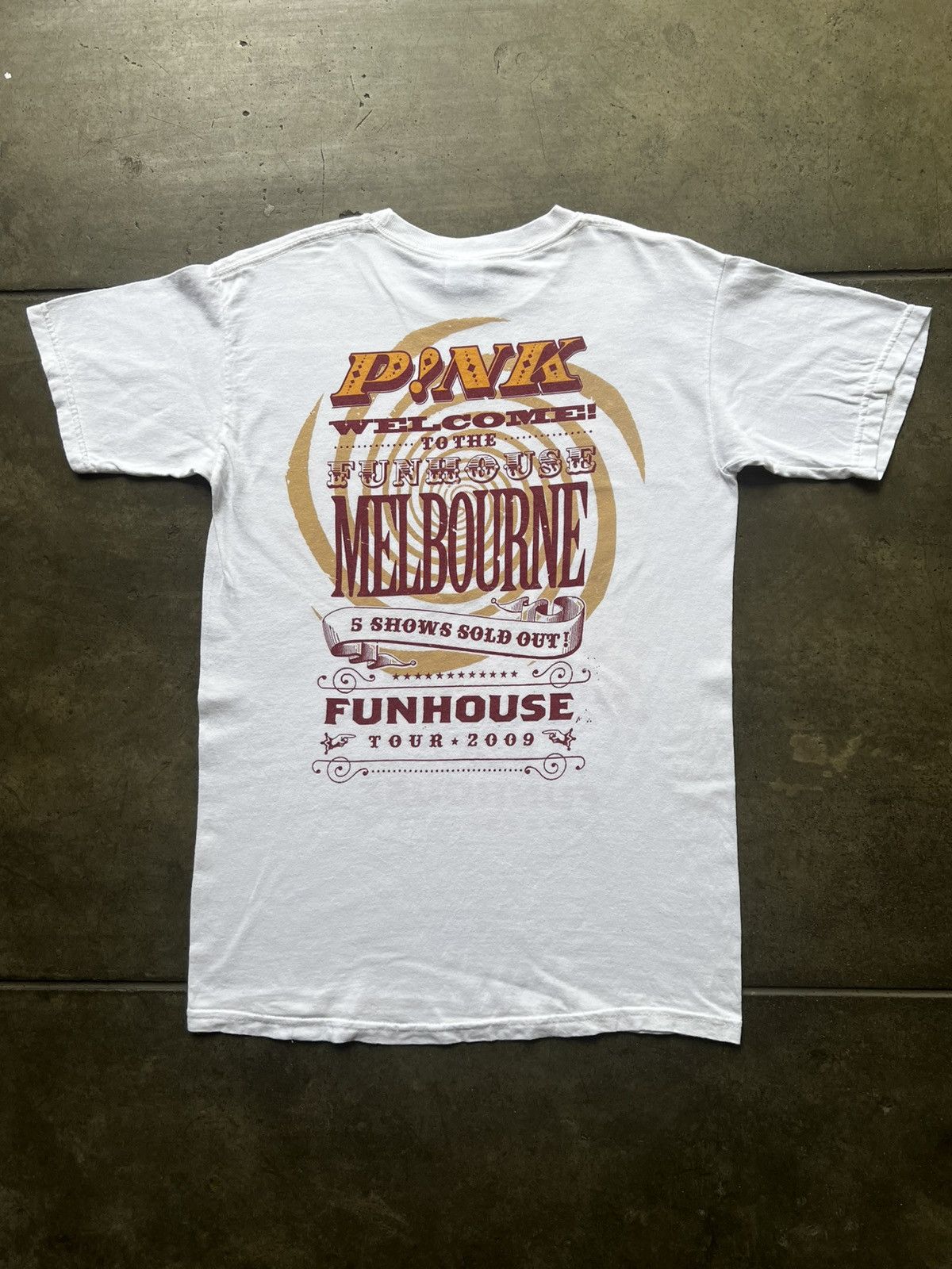 Vintage Y2K 2009 P!NK Funhouse Tour Tee Shirt Pink Avril Paramore Size US S / EU 44-46 / 1 - 2 Thumbnail