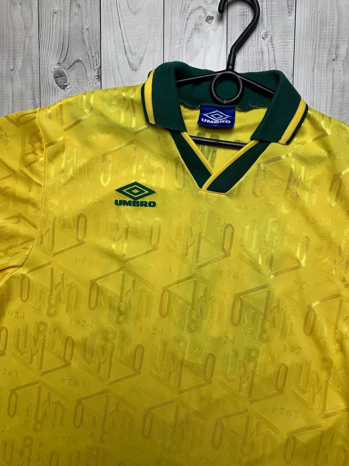 Umbro × Vintage Vintage Umbro soccer jersey yellow Brazil size XL logo Size US XL / EU 56 / 4 - 2 Thumbnail