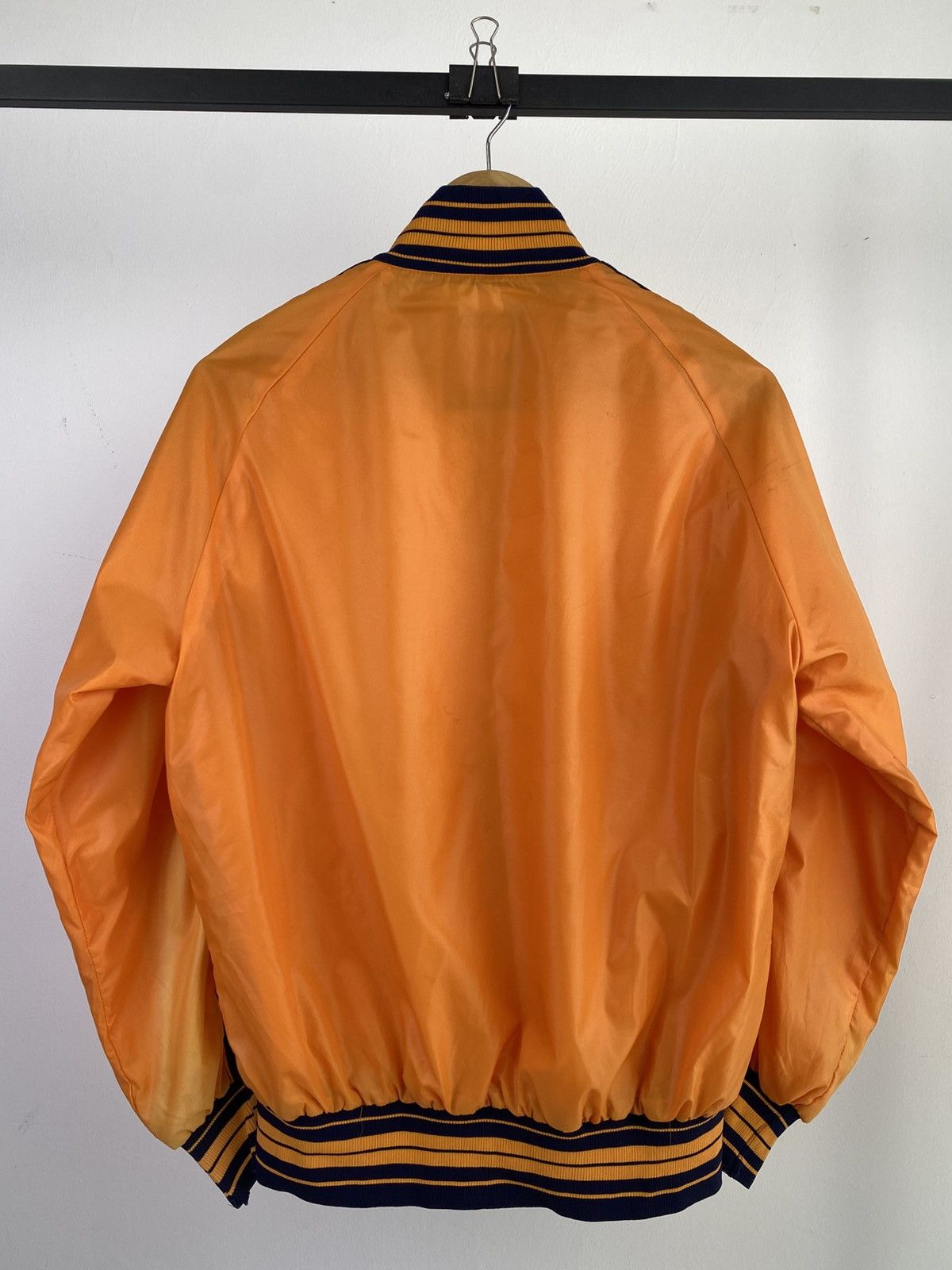 Moncler Vintage Moncler Skiwear Sunfaded Windbreaker Size US L / EU 52-54 / 3 - 2 Thumbnail