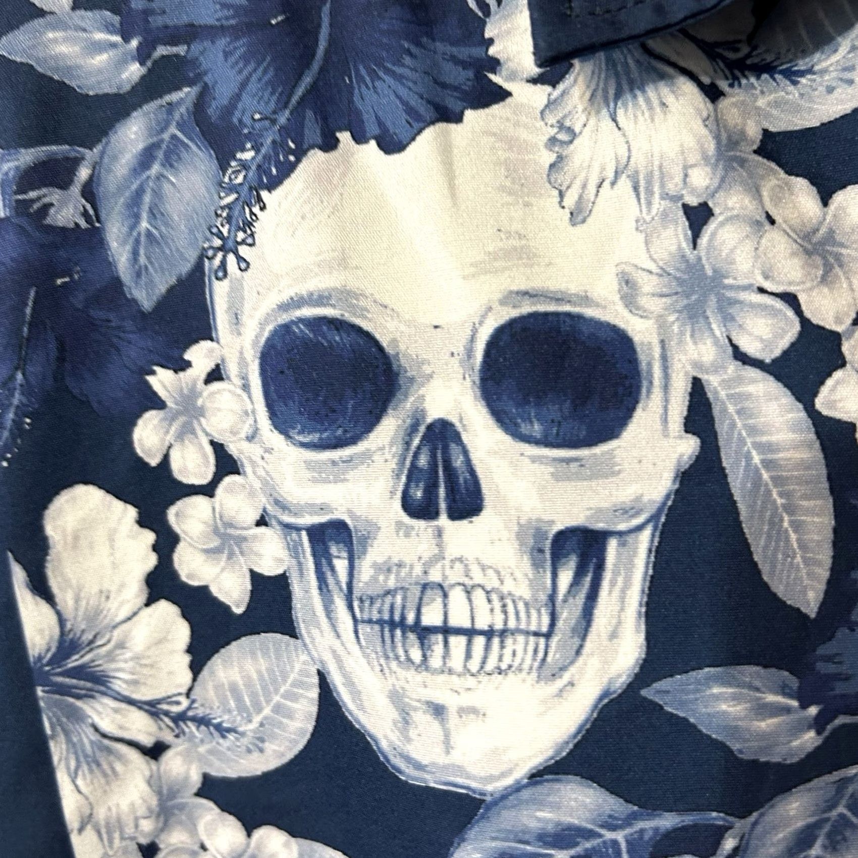 All Blues Hardaddy Skulls Floral Button-Up Shirt Men 3XL Tall Blue White Short Sleeves Size US XXL / EU 58 / 5 - 7 Thumbnail