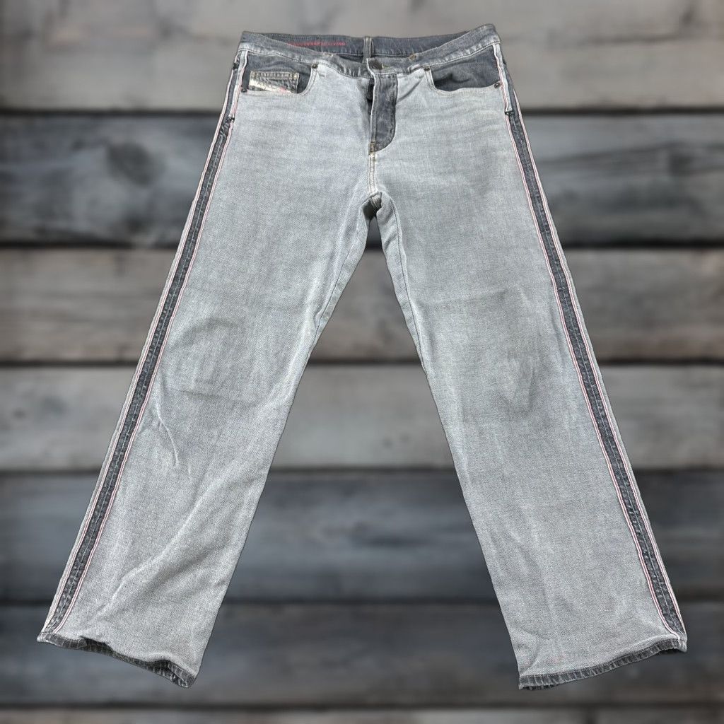 Diesel Diesel Jeans Mens 31x28 Grey Relaxed Straight Medium Wash Reversible? Light Wash Denim 5-Pocket City Logo USA Mens Hard to say Size US 31 - 1 Thumbnail