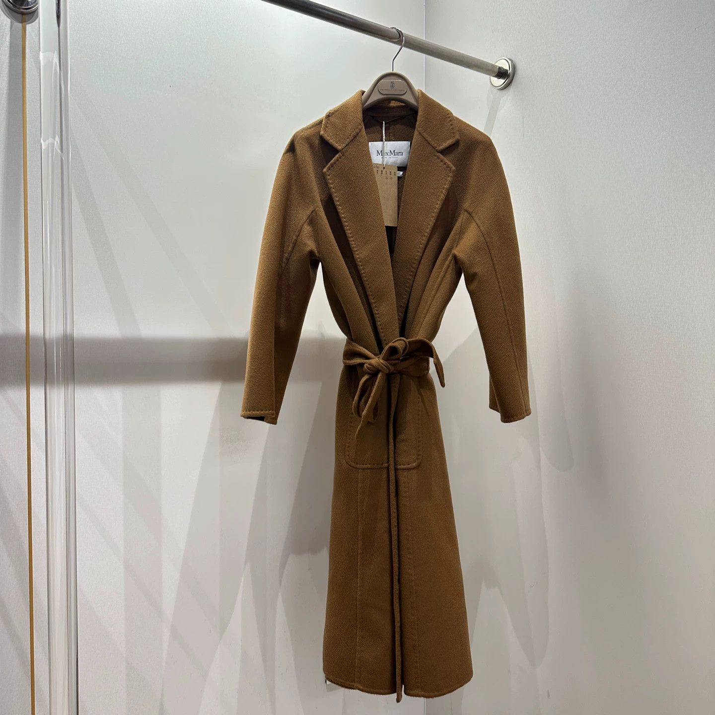 Max Mara Maxmara camel cashmere belted coat size 32 Size XS / US 0-2 / IT 36-38 - 1 Thumbnail