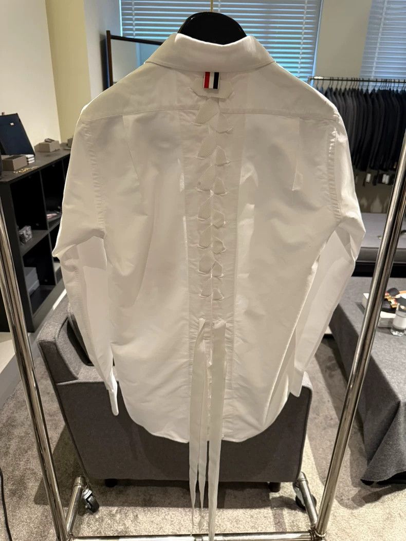 Thom Browne Thom Browne size2 The back strap design shirt Size US M / EU 48-50 / 2 - 2 Thumbnail