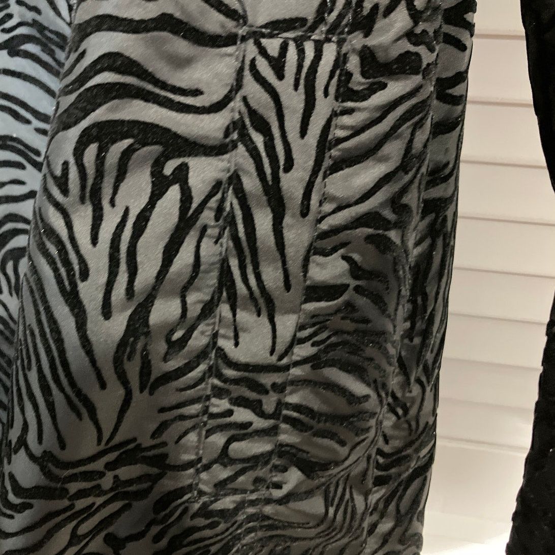 Other Gallery Vintage Flocked Black Velvet Old Hollywood Coat L Size L / US 10 / IT 46 - 7 Thumbnail