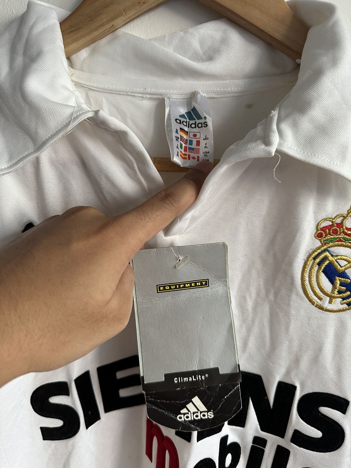 Vintage Vintage Real Madrid Football Club Soccer Jersey Retro Size US XL / EU 56 / 4 - 4 Thumbnail