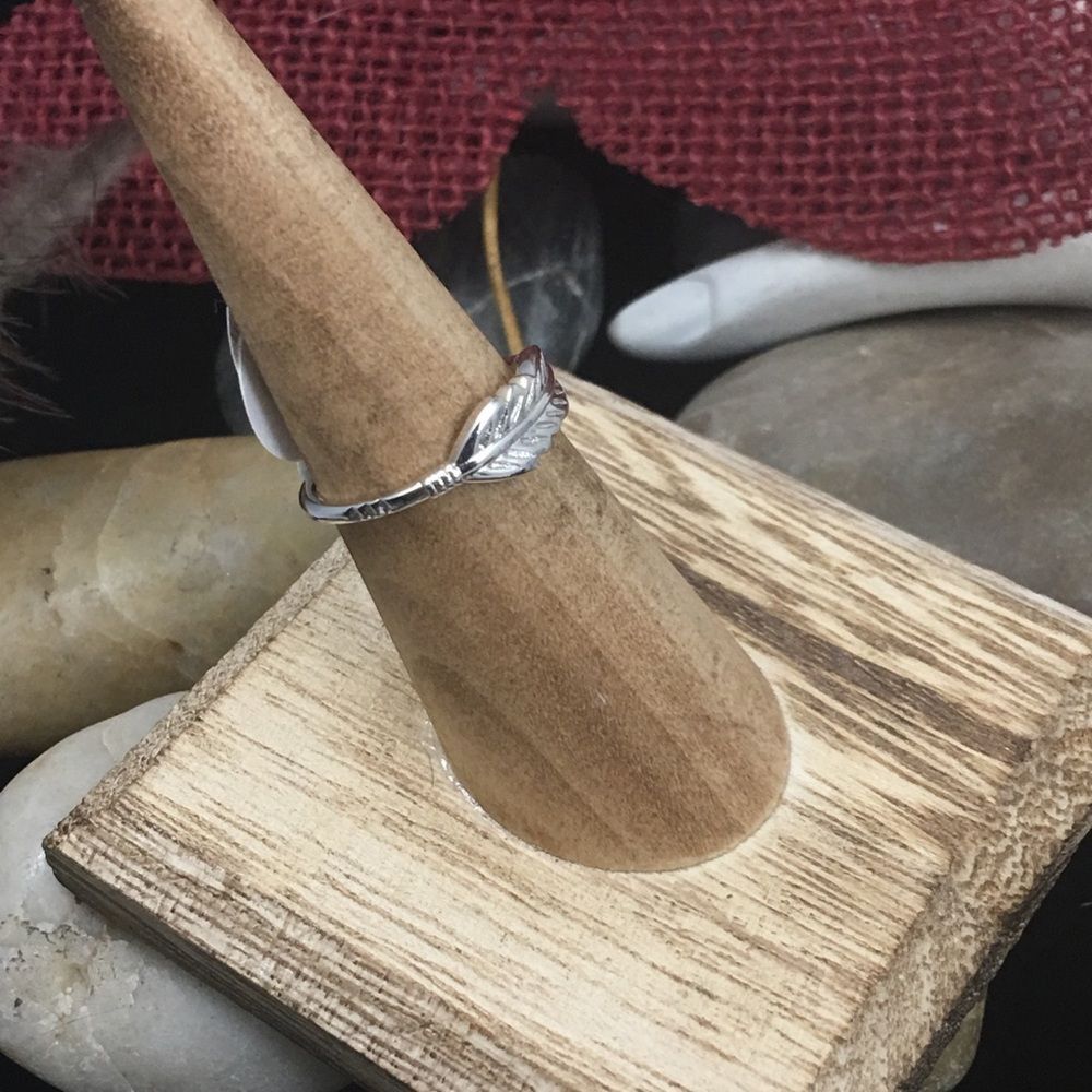 The Unbranded Brand Sterling Silver Leaf Ring Size 7 Size ONE SIZE - 4 Thumbnail